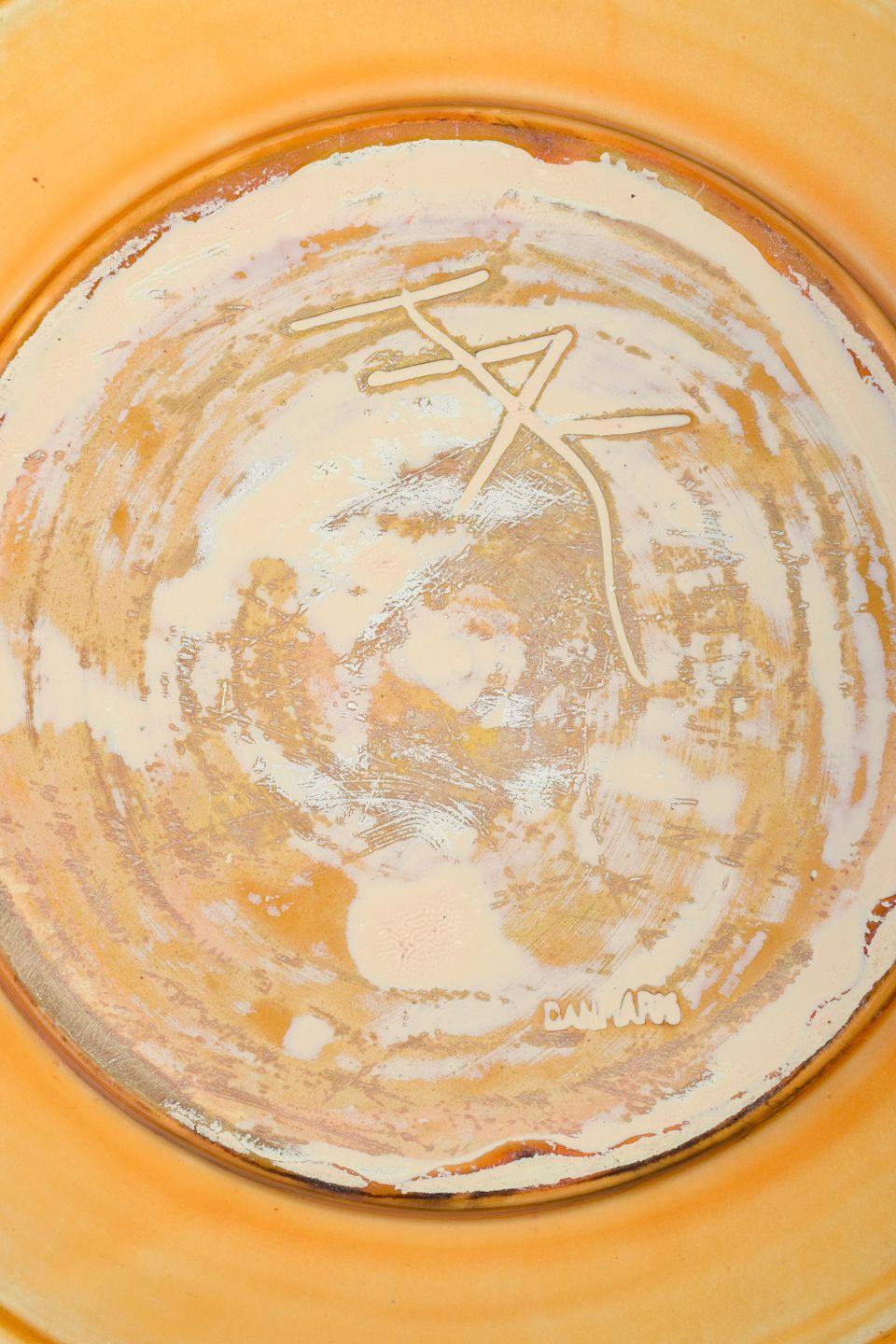 Vernissé Svend Hammershøi, Kähler. Plat creux en céramique. Émaillé dans des tons jaunes chauds en vente