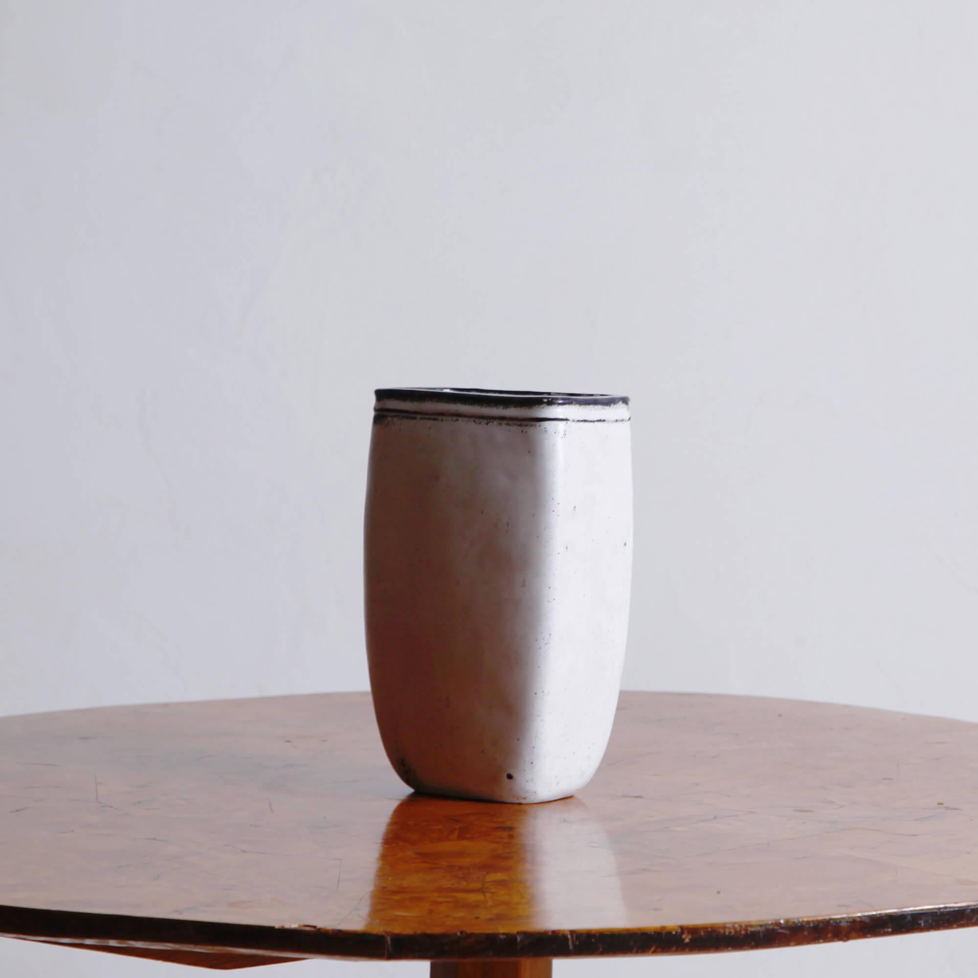 Svend Hammershøi Rechteckige Vase (Glasiert) im Angebot