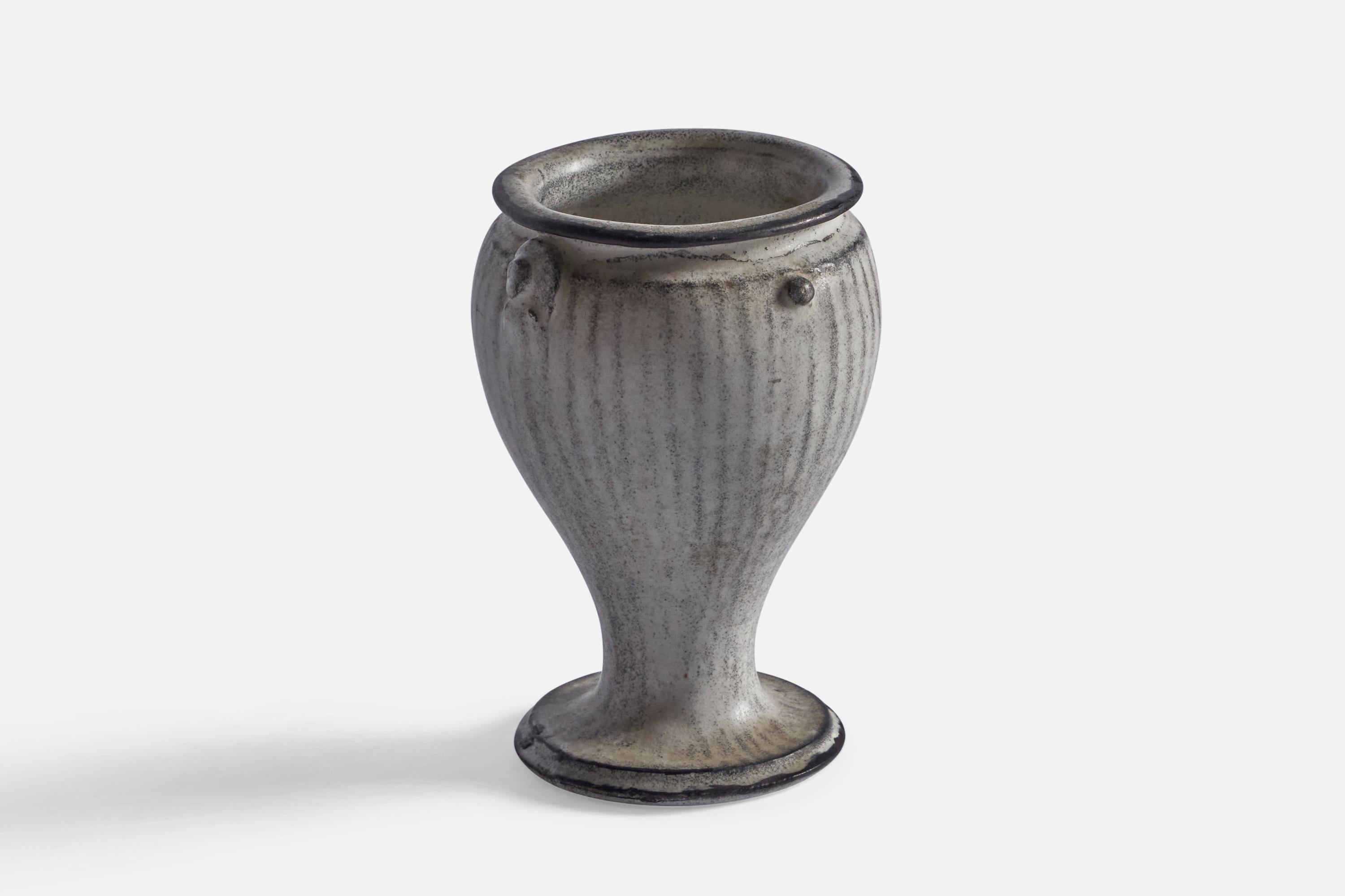 Svend Hammershøi, Vase, Earthenware, Denmark, 1930s In Good Condition For Sale In High Point, NC