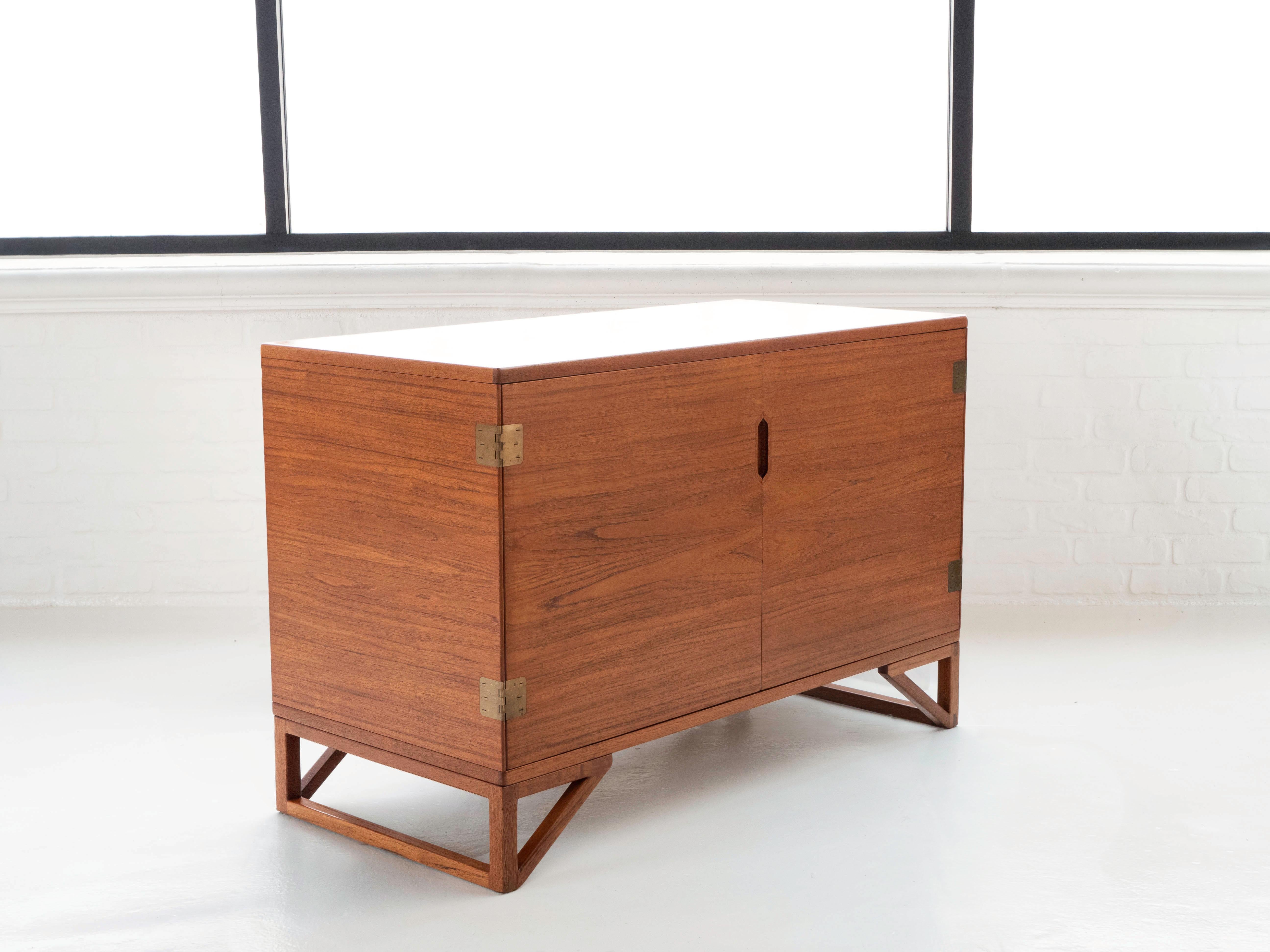 Svend Langkilde Bookmatched Teak Cabinet for Illums Bolighus, Denmark, 1960's In Good Condition For Sale In Los Angeles, CA