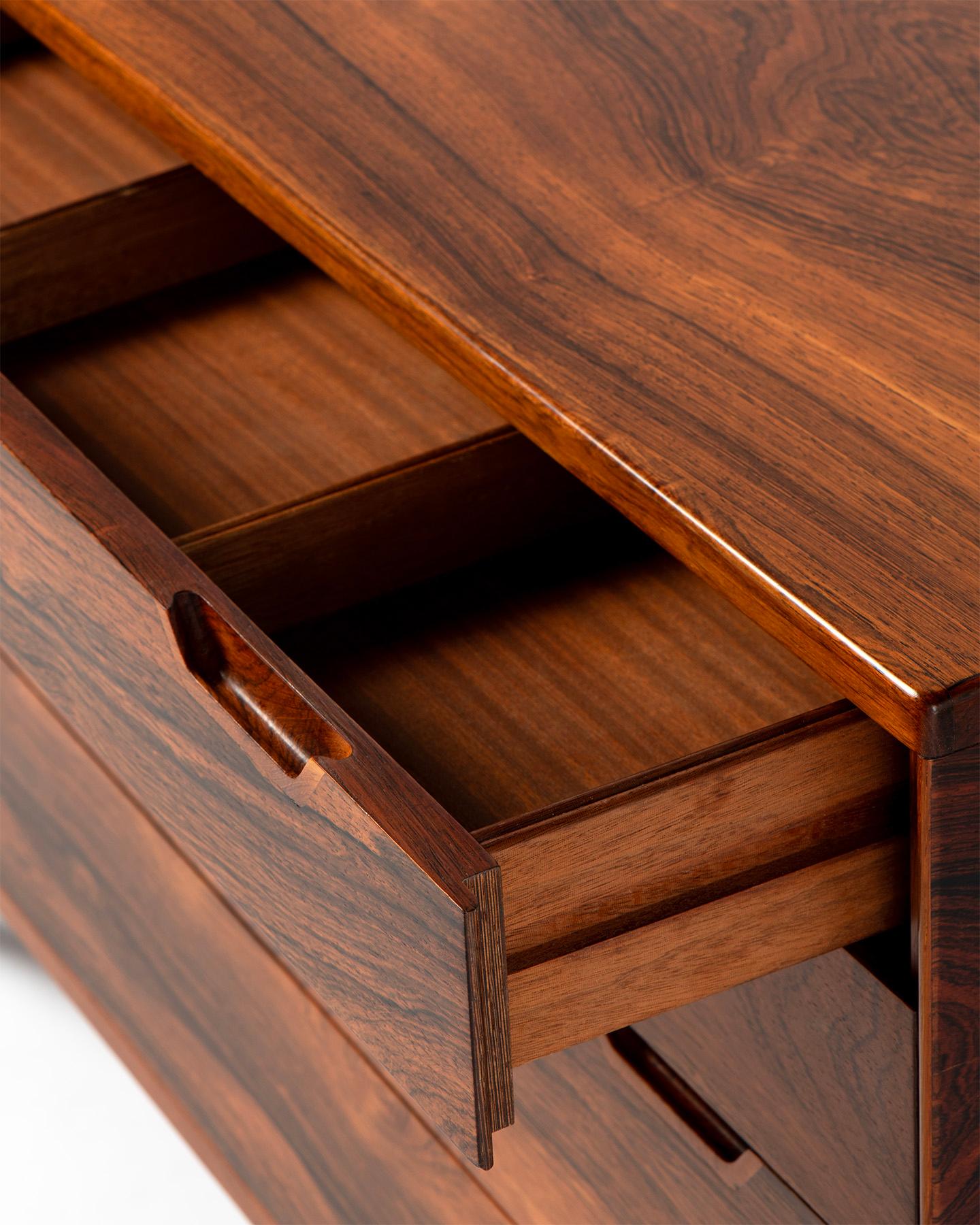 Metà XX secolo Cassettiera in palissandro danese di Svend Langkilde anni '60 in vendita