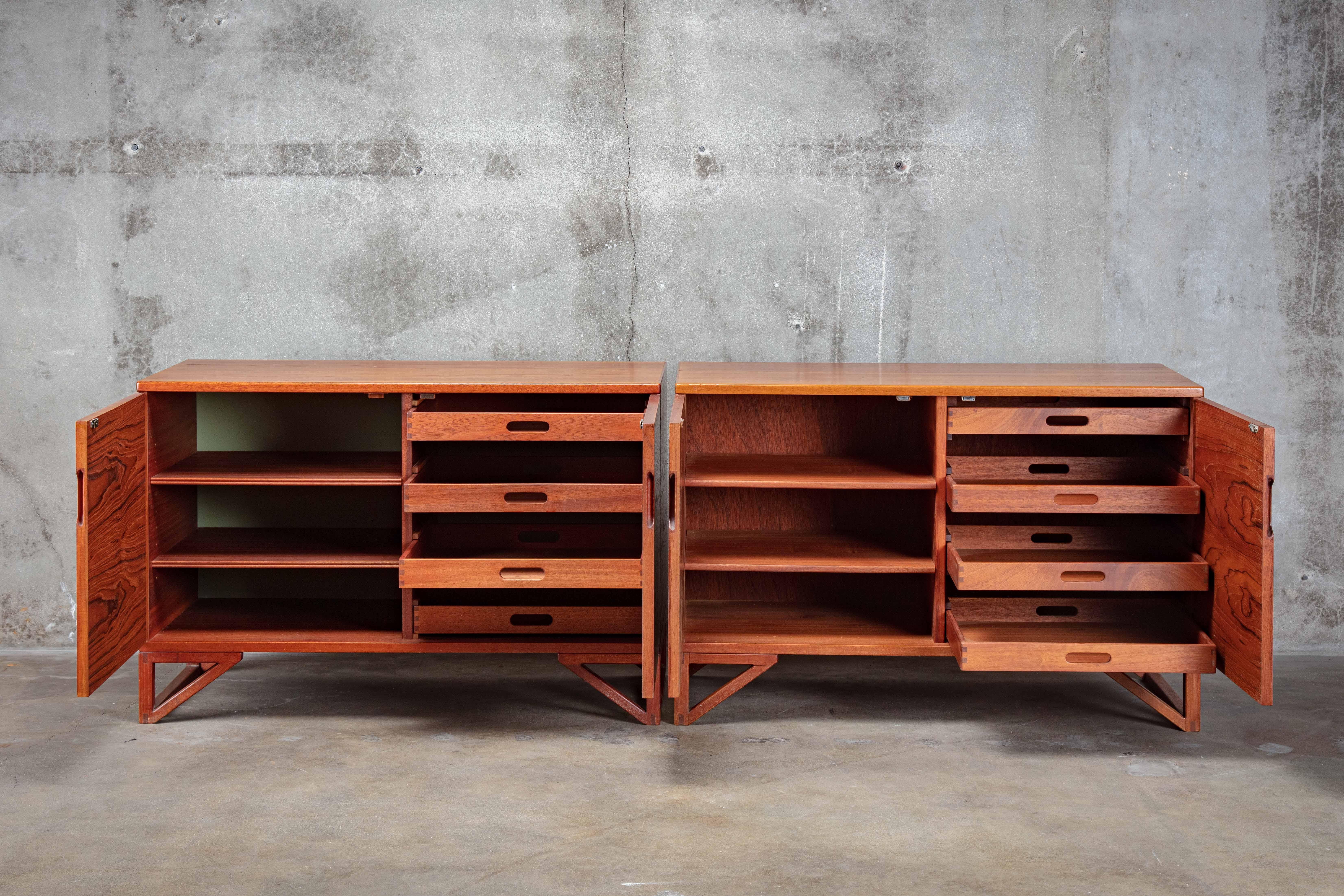Svend Langkilde Pair of Teak Cabinets In Good Condition In Los Angeles, CA