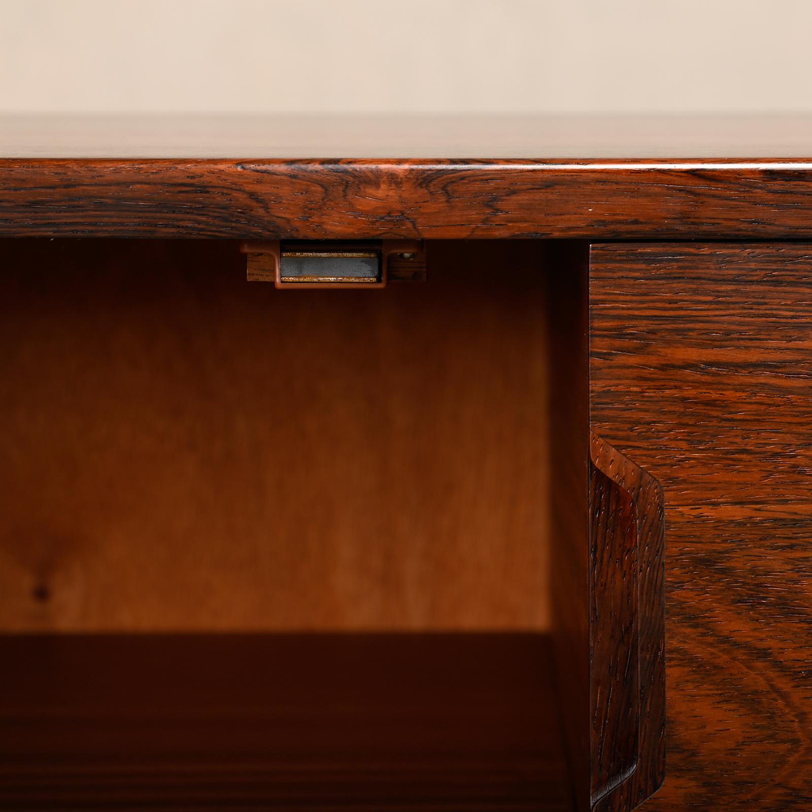 Cabinet in legno di rosa di Svend Langkilde per Illums Bolighus, Danimarca anni '60 in vendita 10