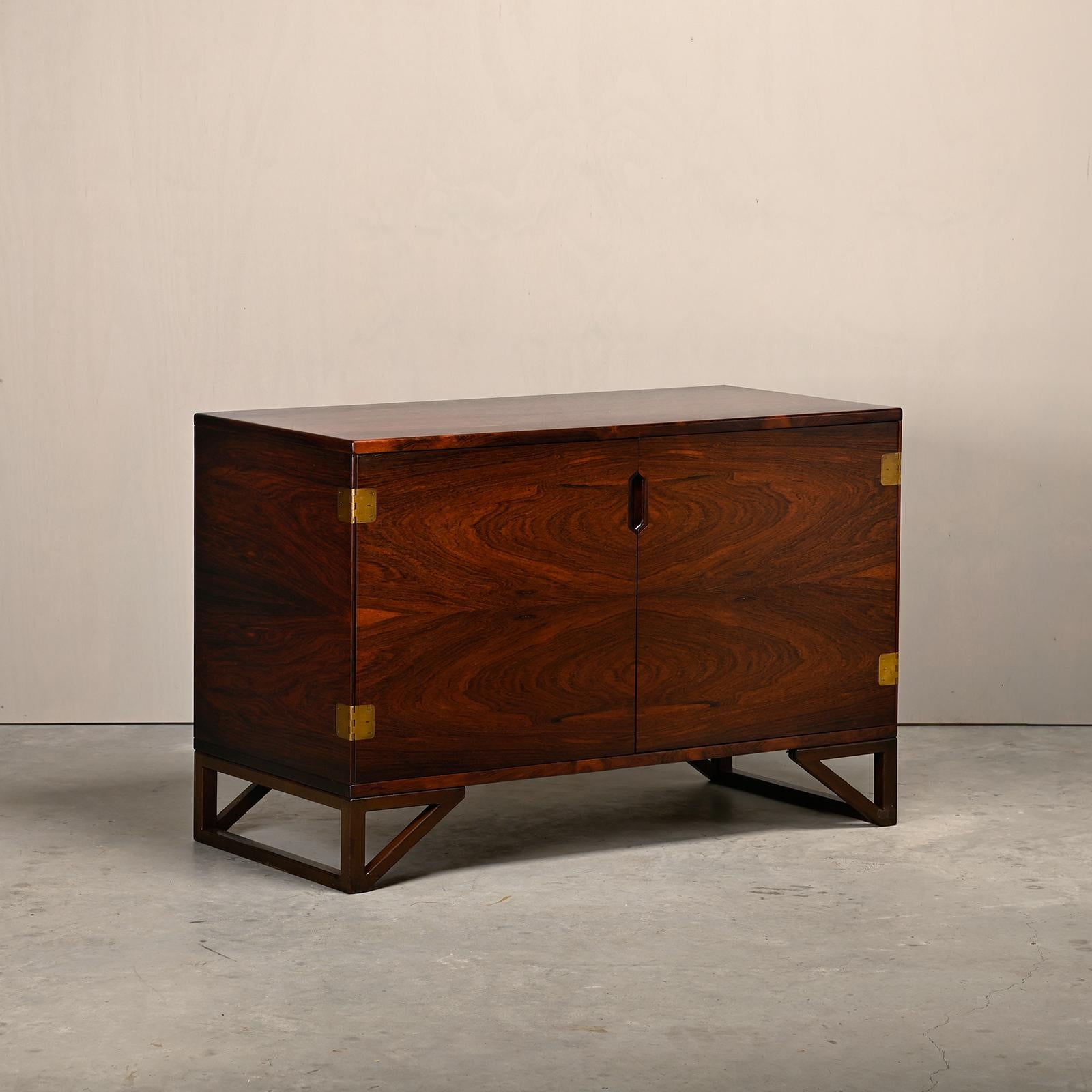 Cabinet in legno di rosa di Svend Langkilde per Illums Bolighus, Danimarca anni '60 In condizioni buone in vendita a Amsterdam, NL
