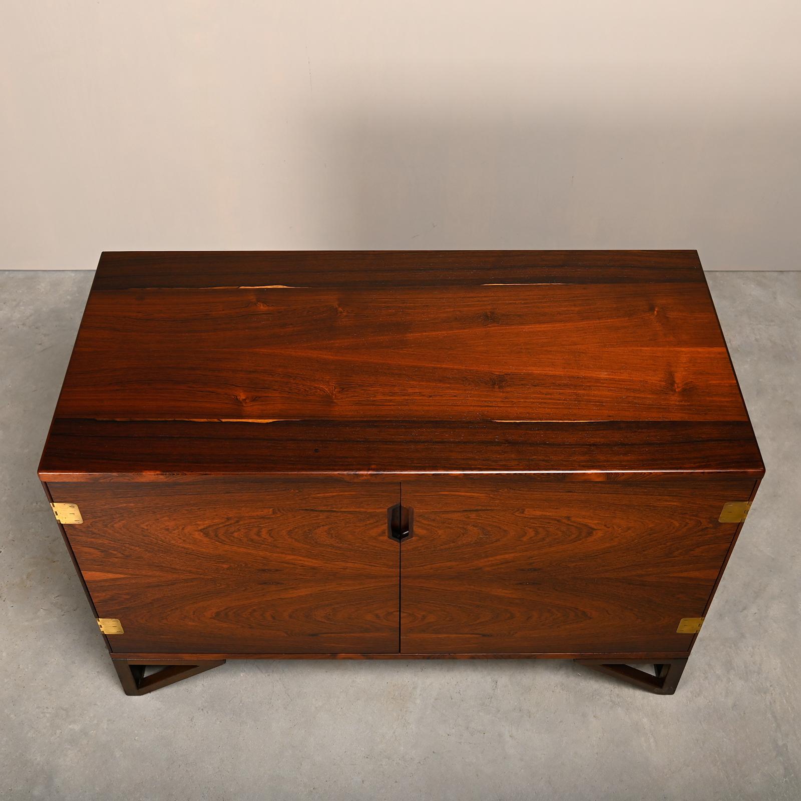 Cabinet in legno di rosa di Svend Langkilde per Illums Bolighus, Danimarca anni '60 in vendita 1