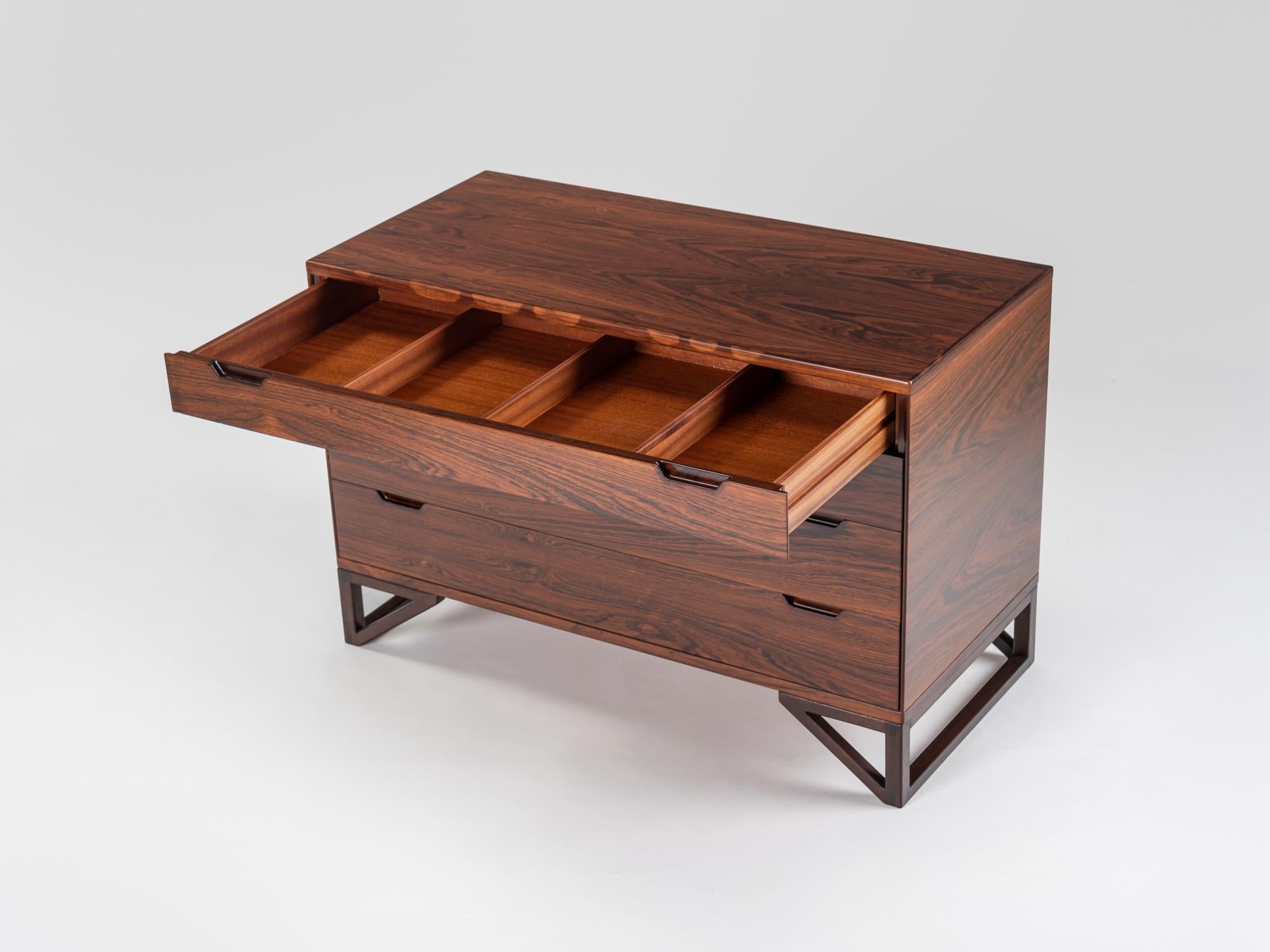 Svend Langkilde Rosewood Chest of Drawers, Denmark c1960 In Good Condition In Braga, 03