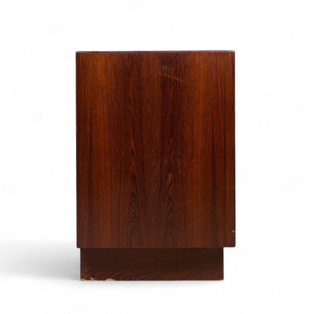 Svend Larsen for Falster Mid Century Danish Rosewood 8-Drawer Dresser In Good Condition For Sale In Countryside, IL