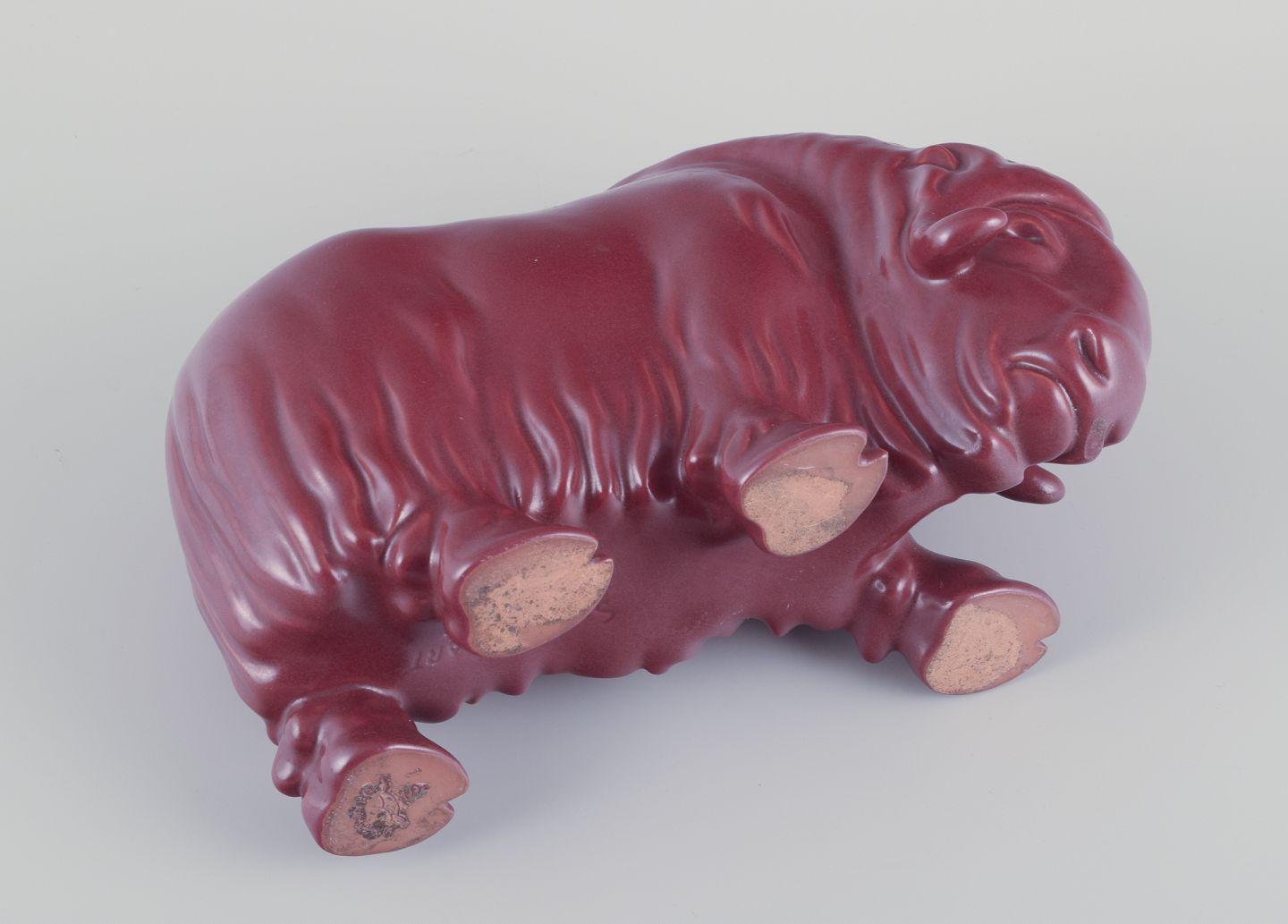 Svend Lindhart, Danish ceramicist, own workshop. Musk ox in ceramic. In Excellent Condition For Sale In Copenhagen, DK