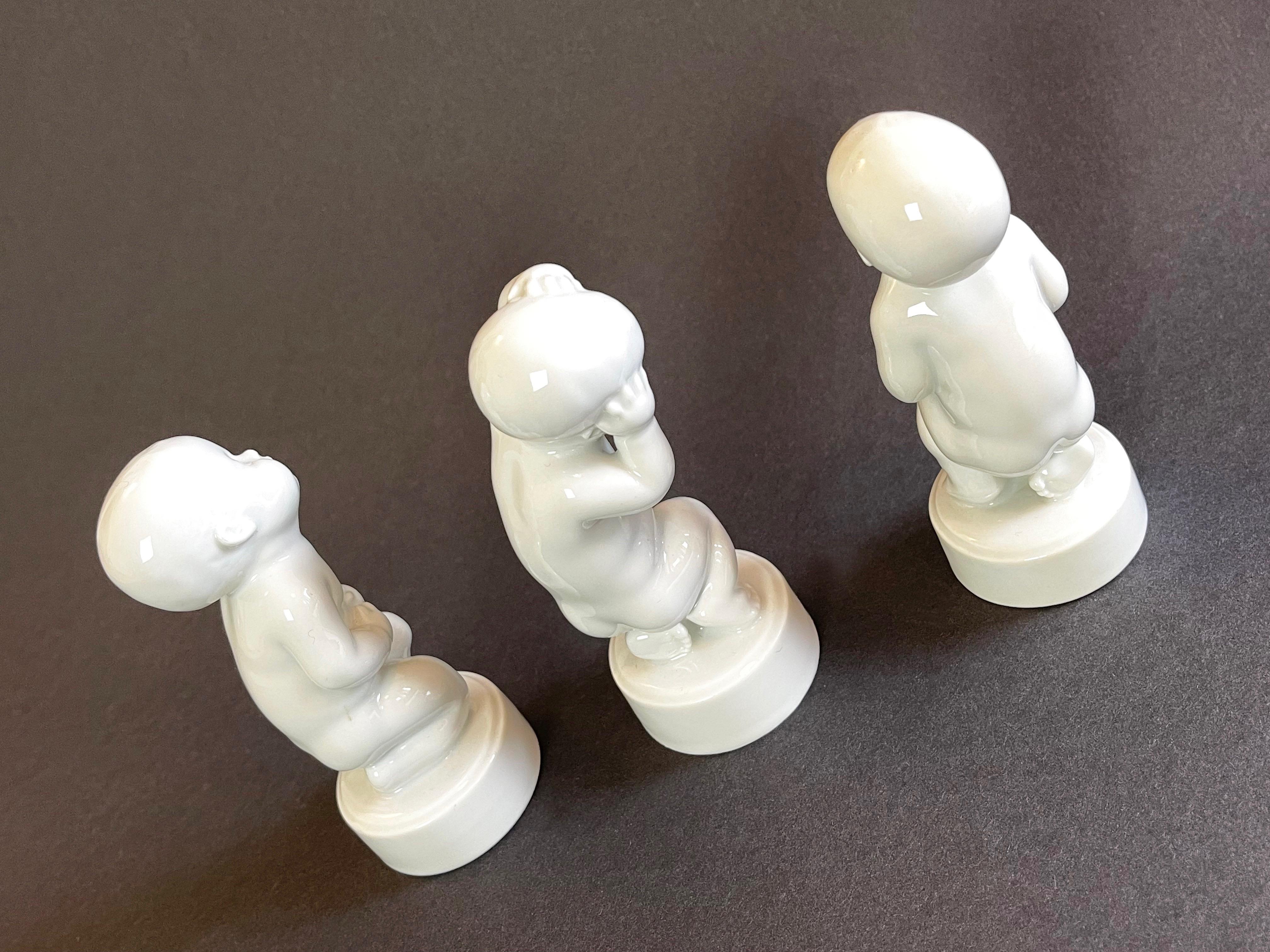Mid-Century moderno Svend Lindhart per Bing & Grøndahl, 3 statuette Blanc De Chine, Danimarca, anni 1948-80 in vendita