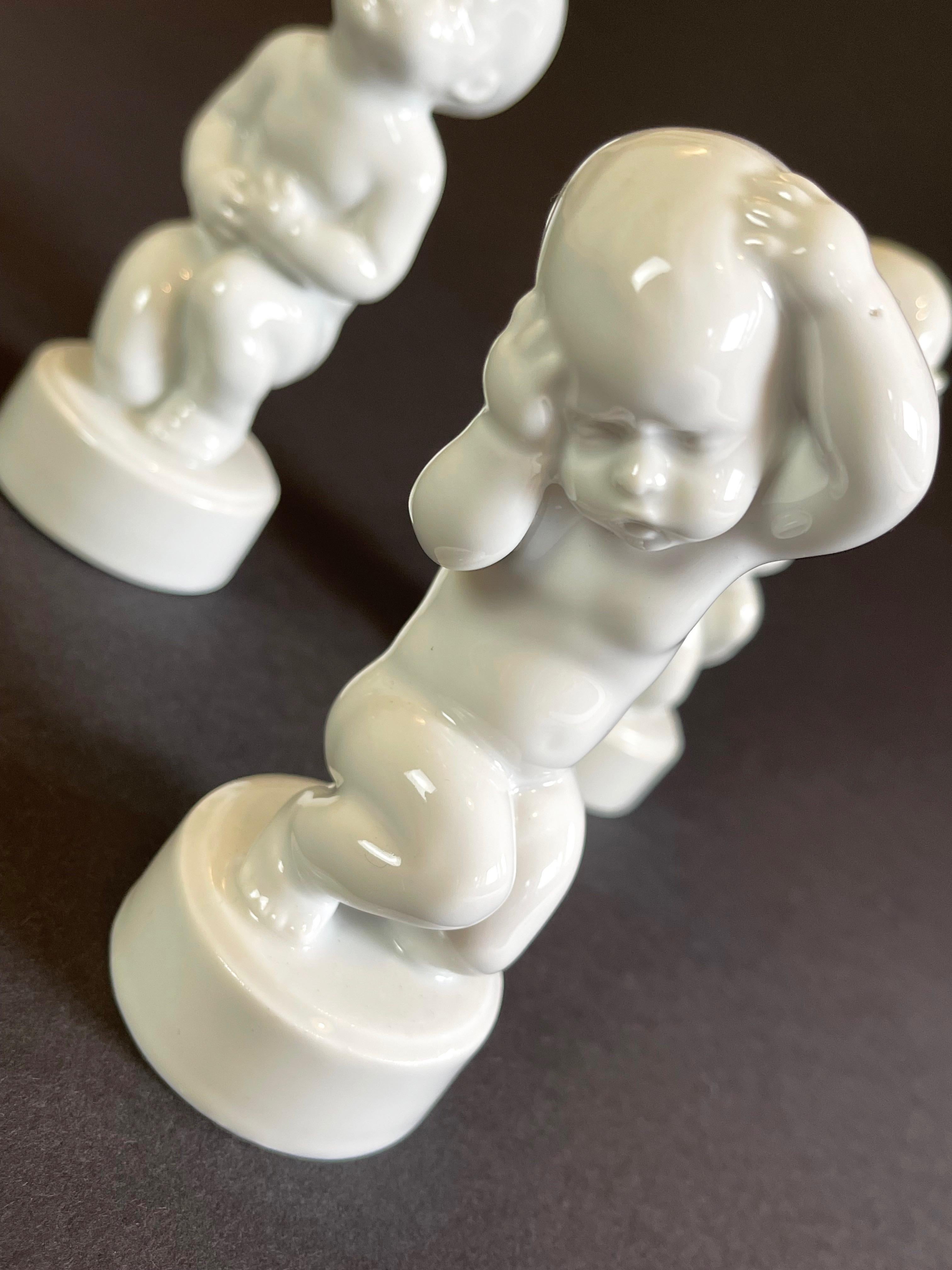 Tedesco Svend Lindhart per Bing & Grøndahl, 3 statuette Blanc De Chine, Danimarca, anni 1948-80 in vendita