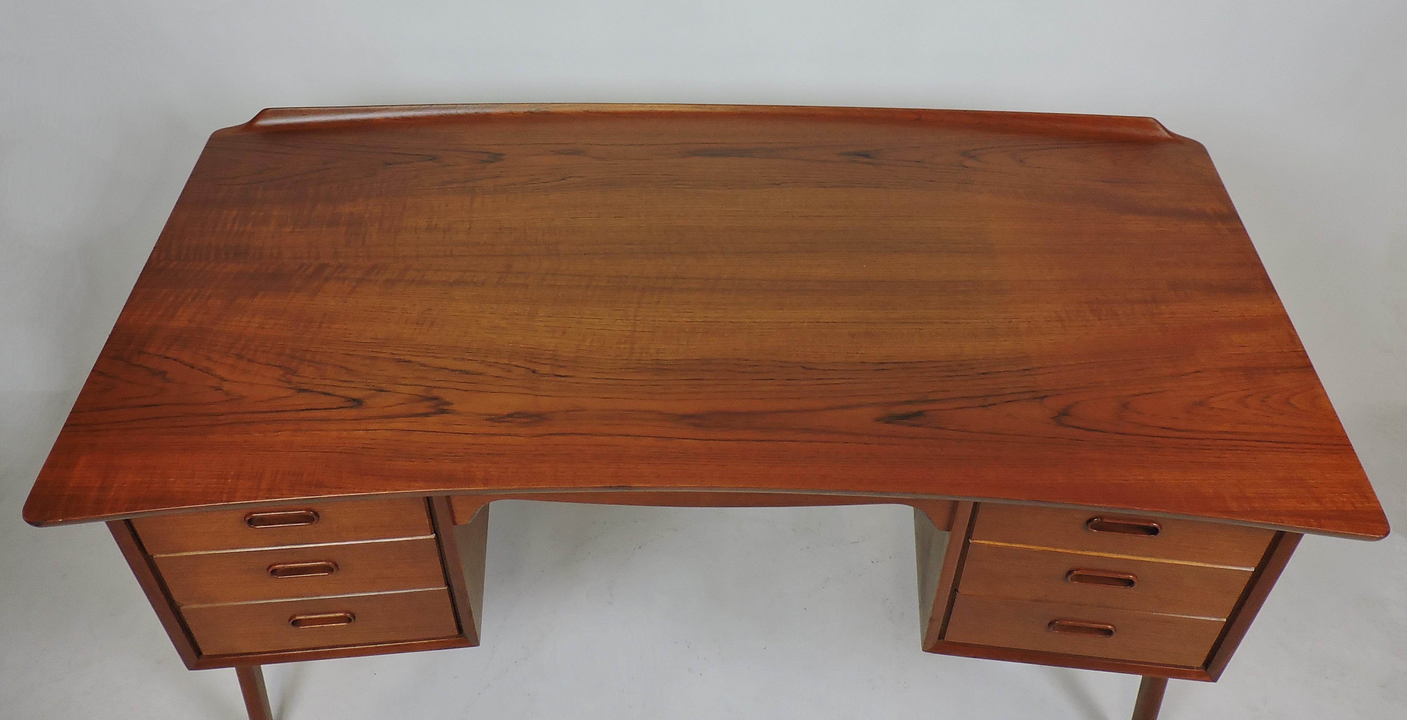 Scandinavian Modern Svend Madsen Danish Modern Curved Teak Desk Model SH 180