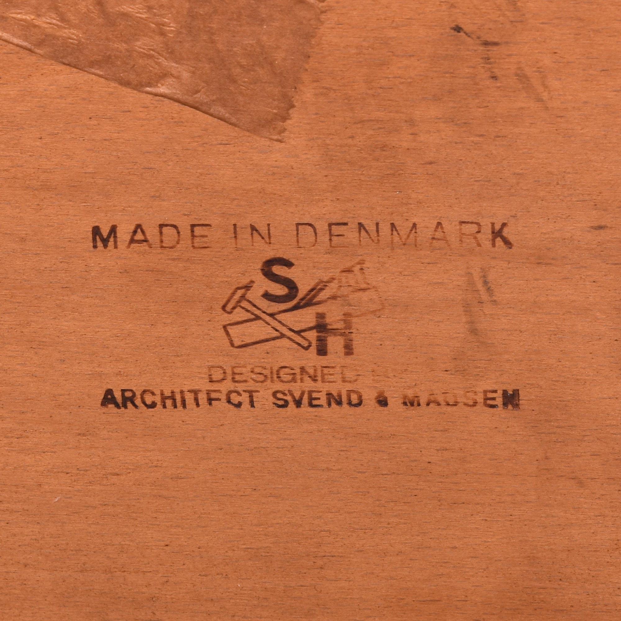 Svend Madsen Scrivania danese in teak con piano curvo e mobile libreria in vendita 4