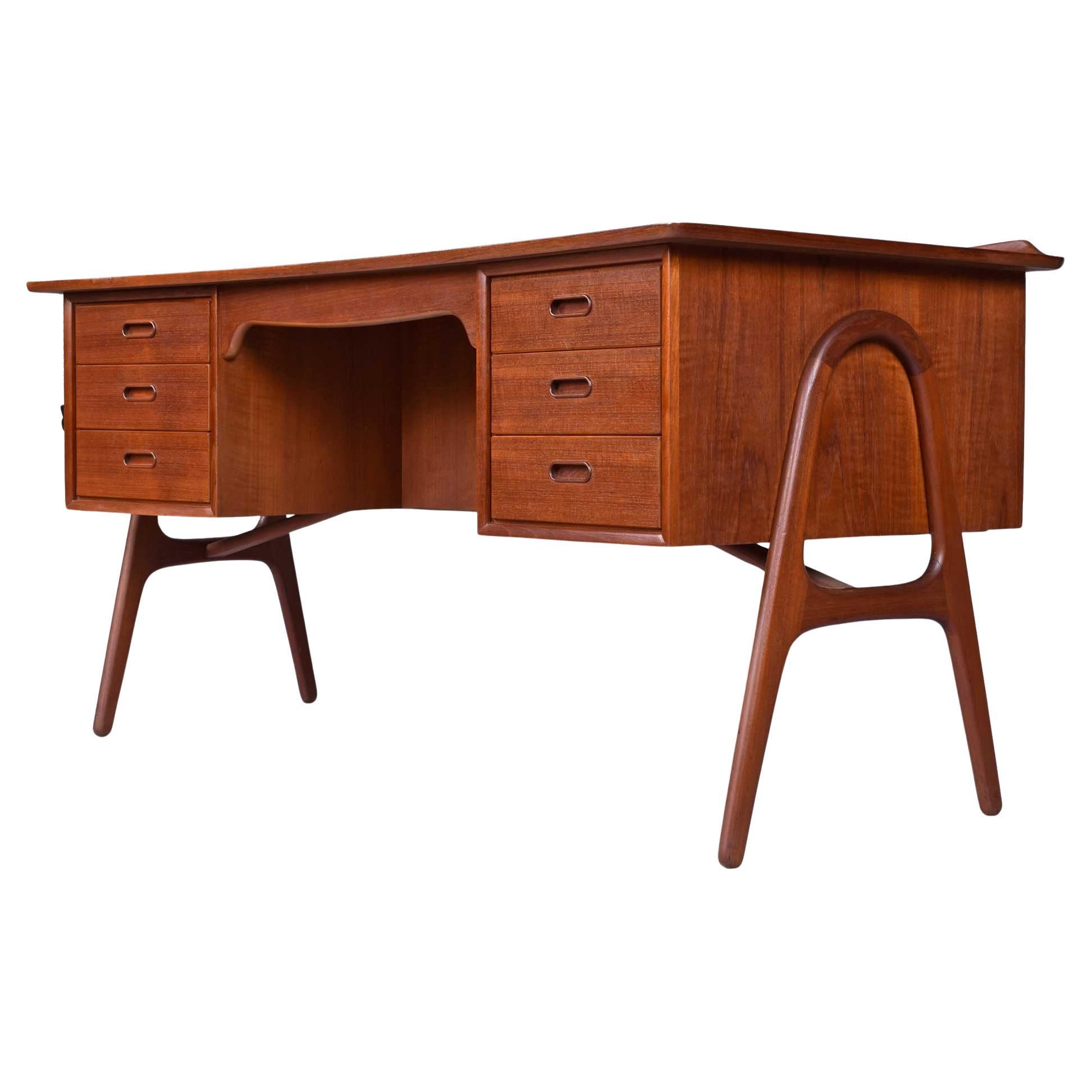 Svend Madsen Scrivania danese in teak con piano curvo e mobile libreria in vendita