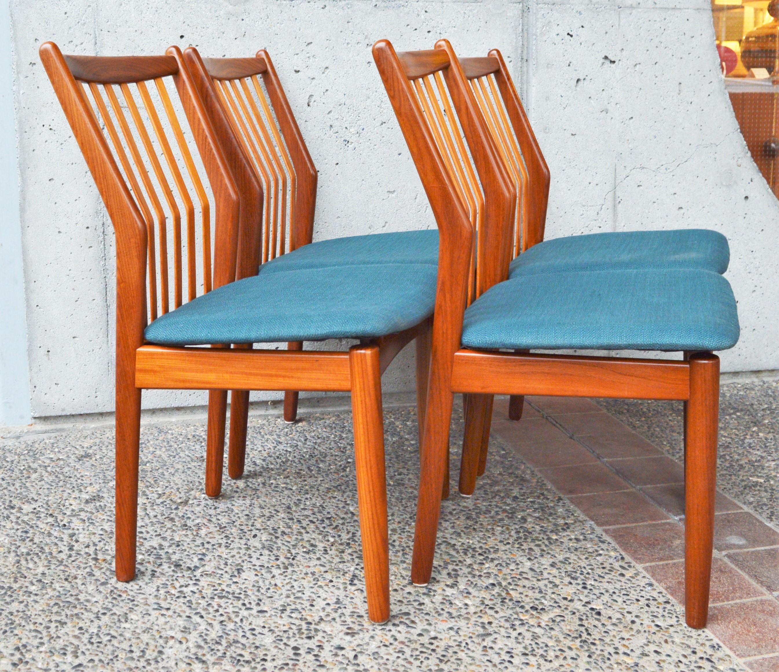 Svend Madsen Set of 4 Danish Teak Dining Chairs with Bent Backs & New Teal Tweed For Sale 6