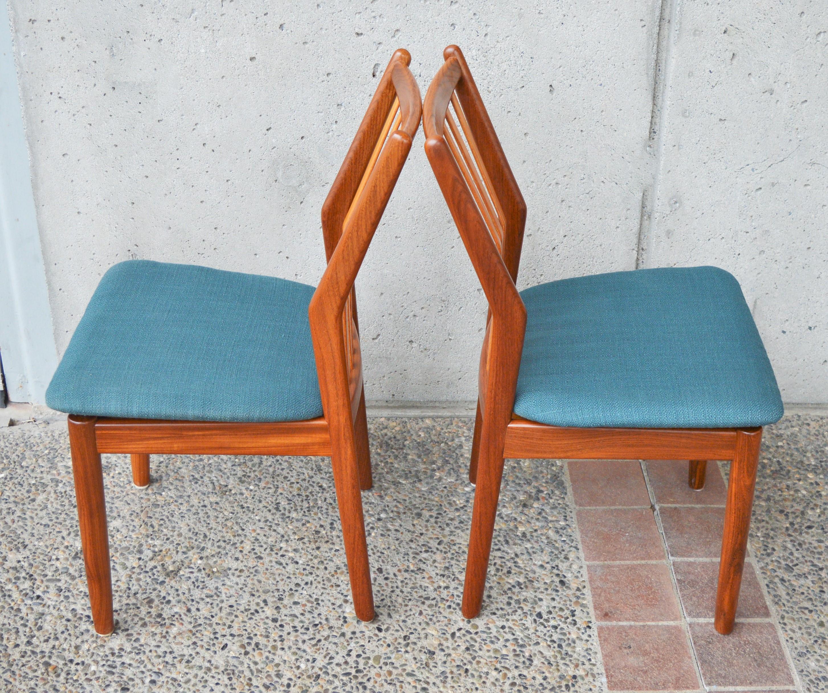 Svend Madsen Set of 4 Danish Teak Dining Chairs with Bent Backs & New Teal Tweed For Sale 7