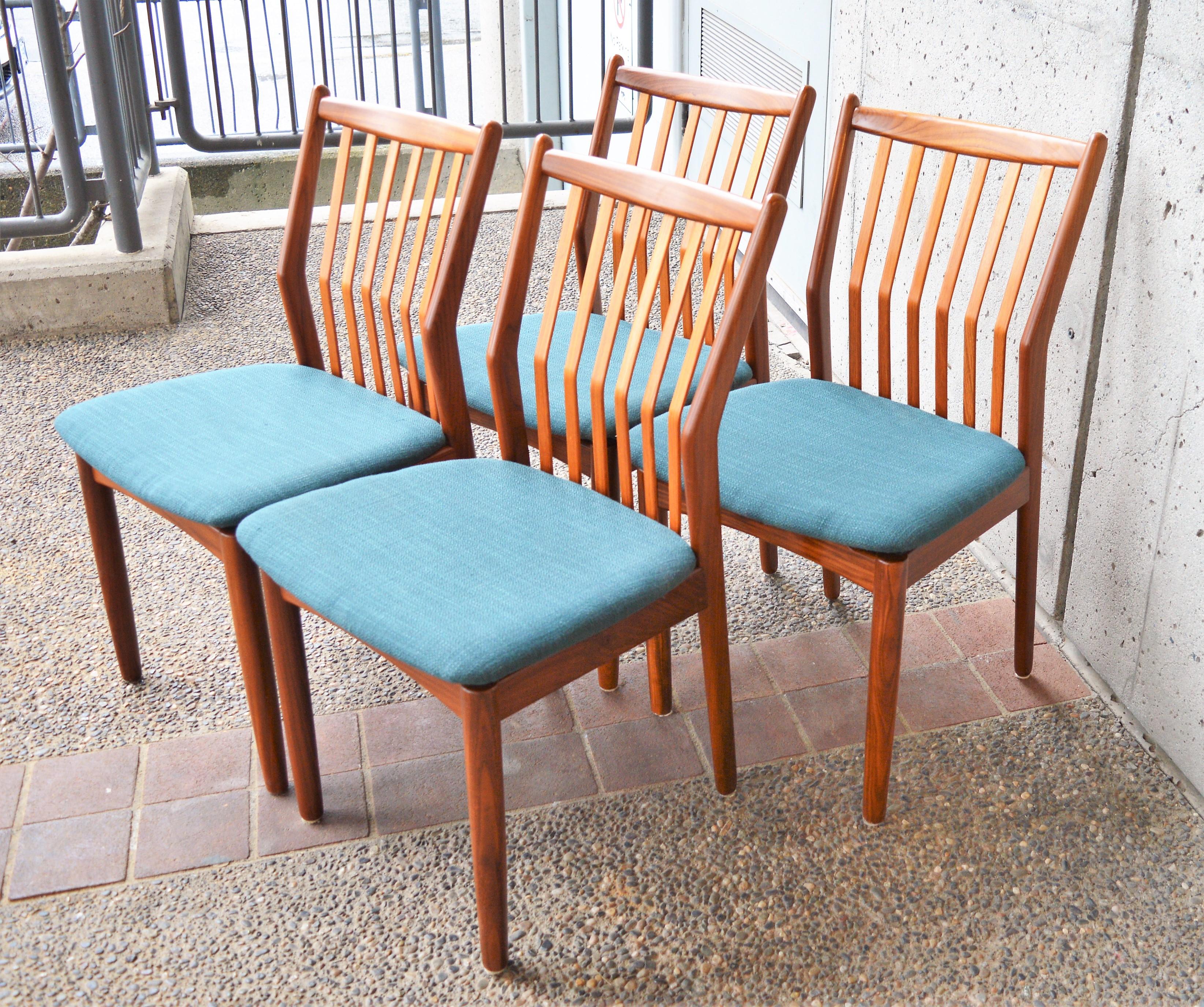 Svend Madsen Set of 4 Danish Teak Dining Chairs with Bent Backs & New Teal Tweed For Sale 1
