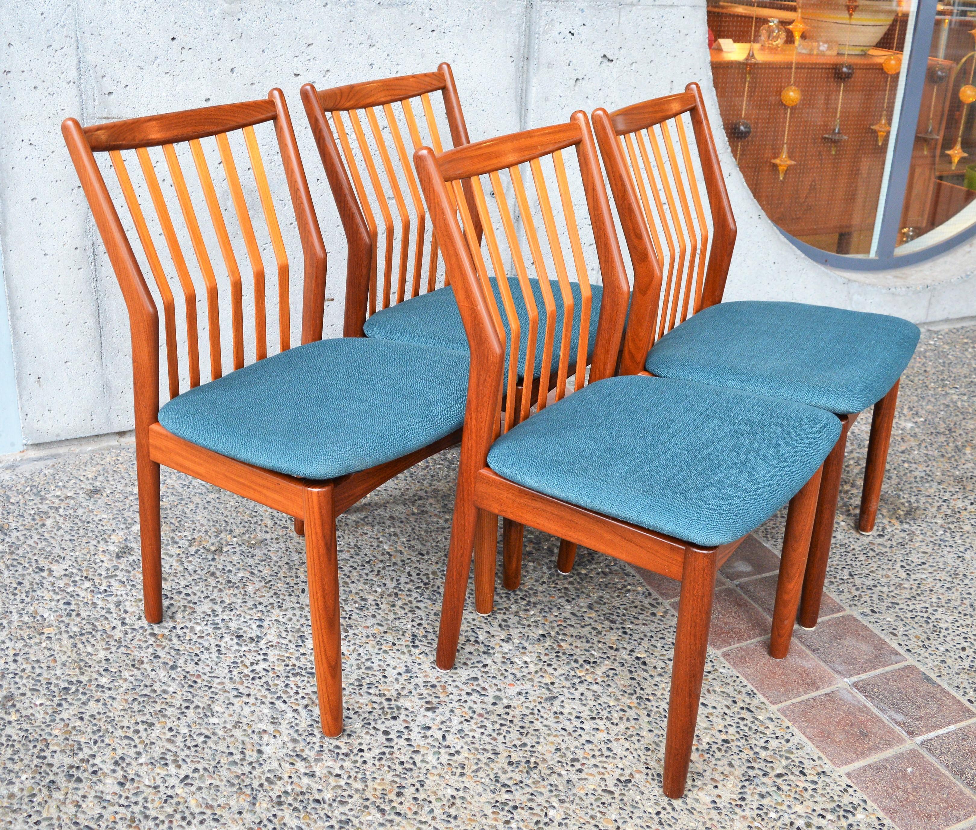 Svend Madsen Set of 4 Danish Teak Dining Chairs with Bent Backs & New Teal Tweed For Sale 3