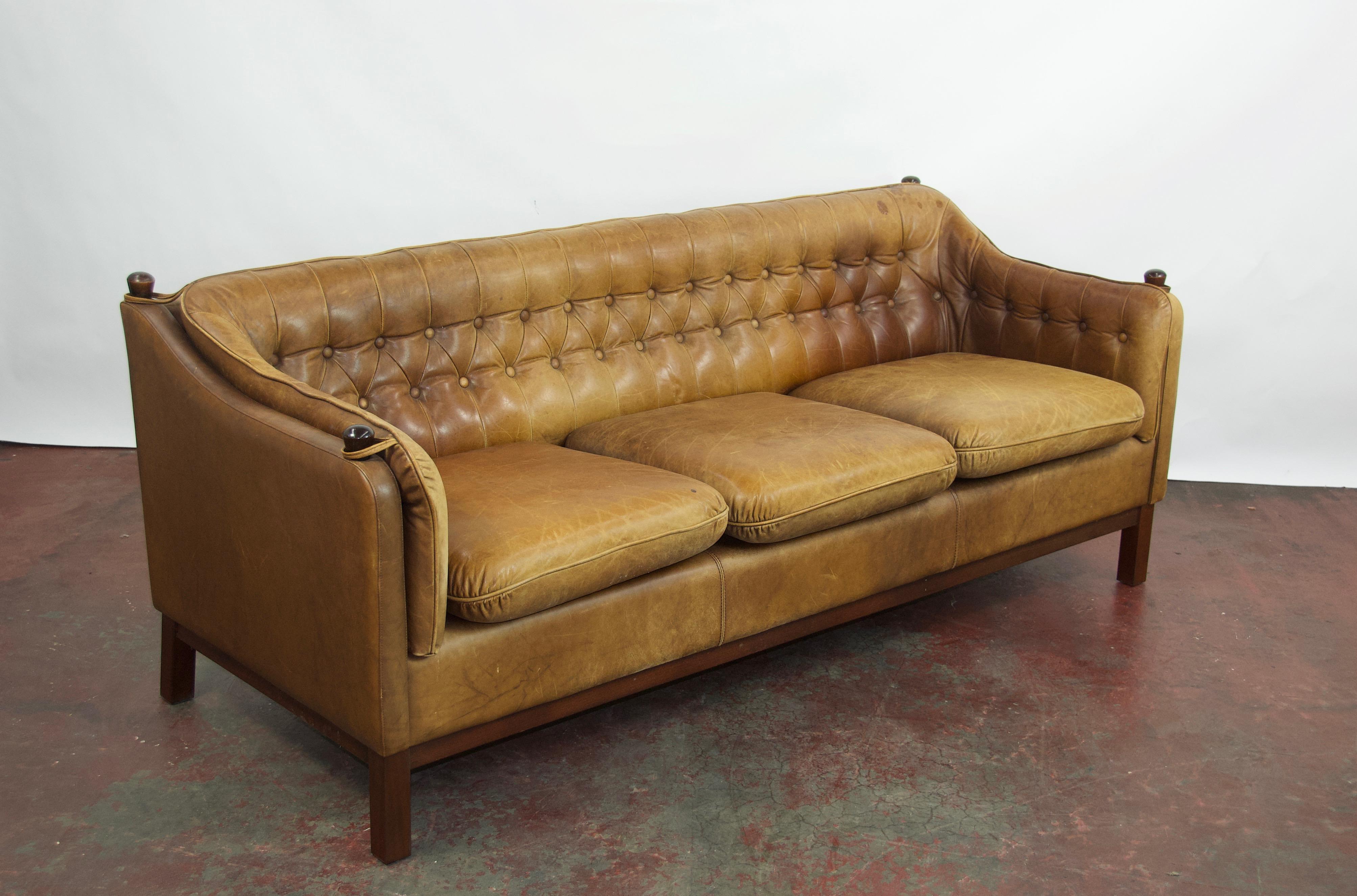 Svend Skipper Danish Leather Sofa In Good Condition For Sale In Turners Falls, MA