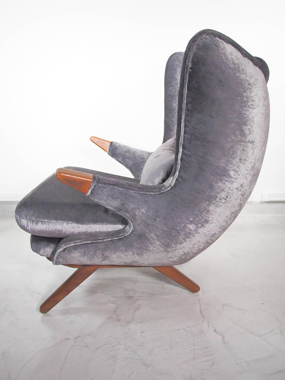 20th Century Scandinavian Modern Grey Lounge Chair with Teak Armrests by Svend Skipper