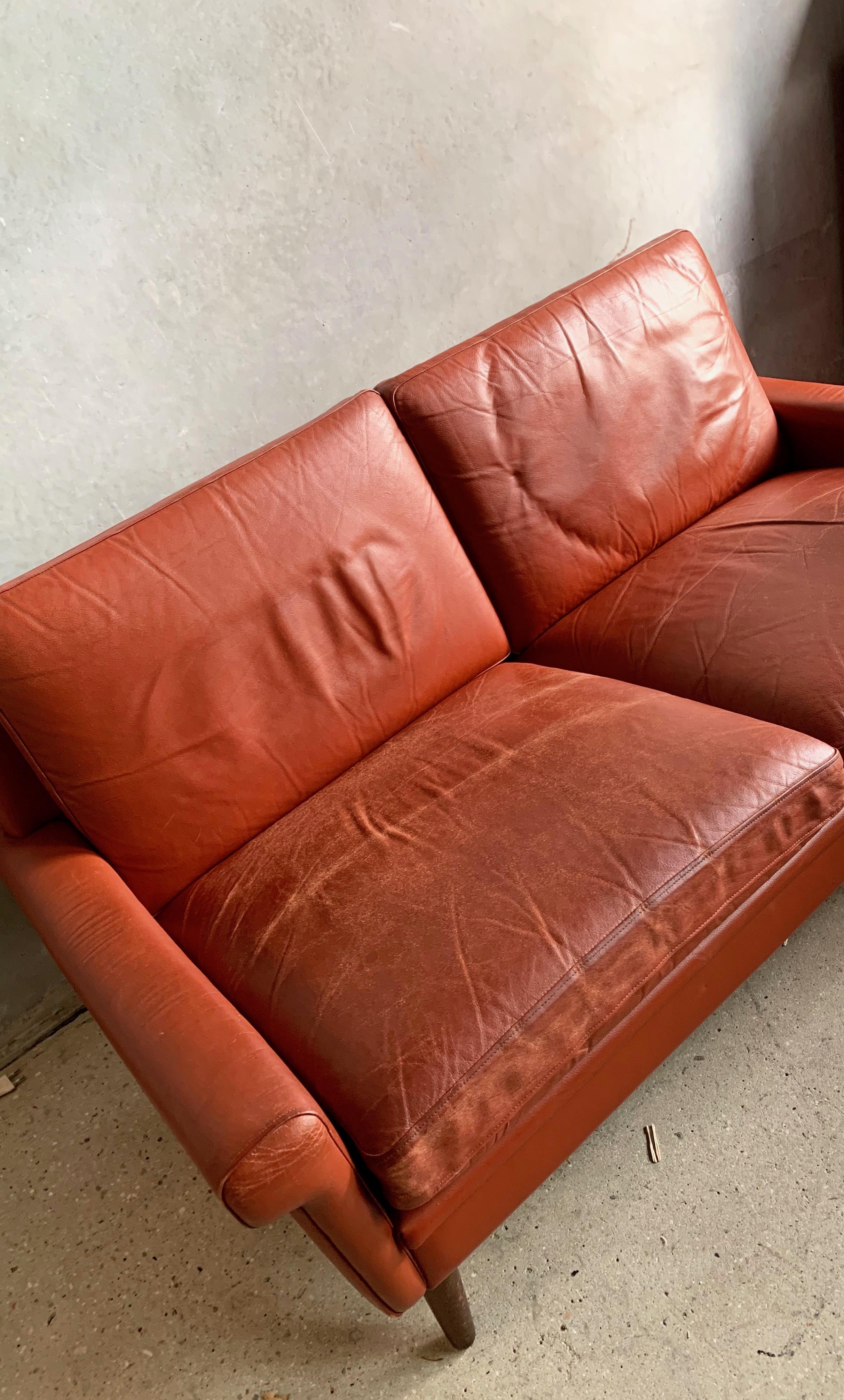 Svend Skipper Midcentury Danish Sofa in Red Leather 1