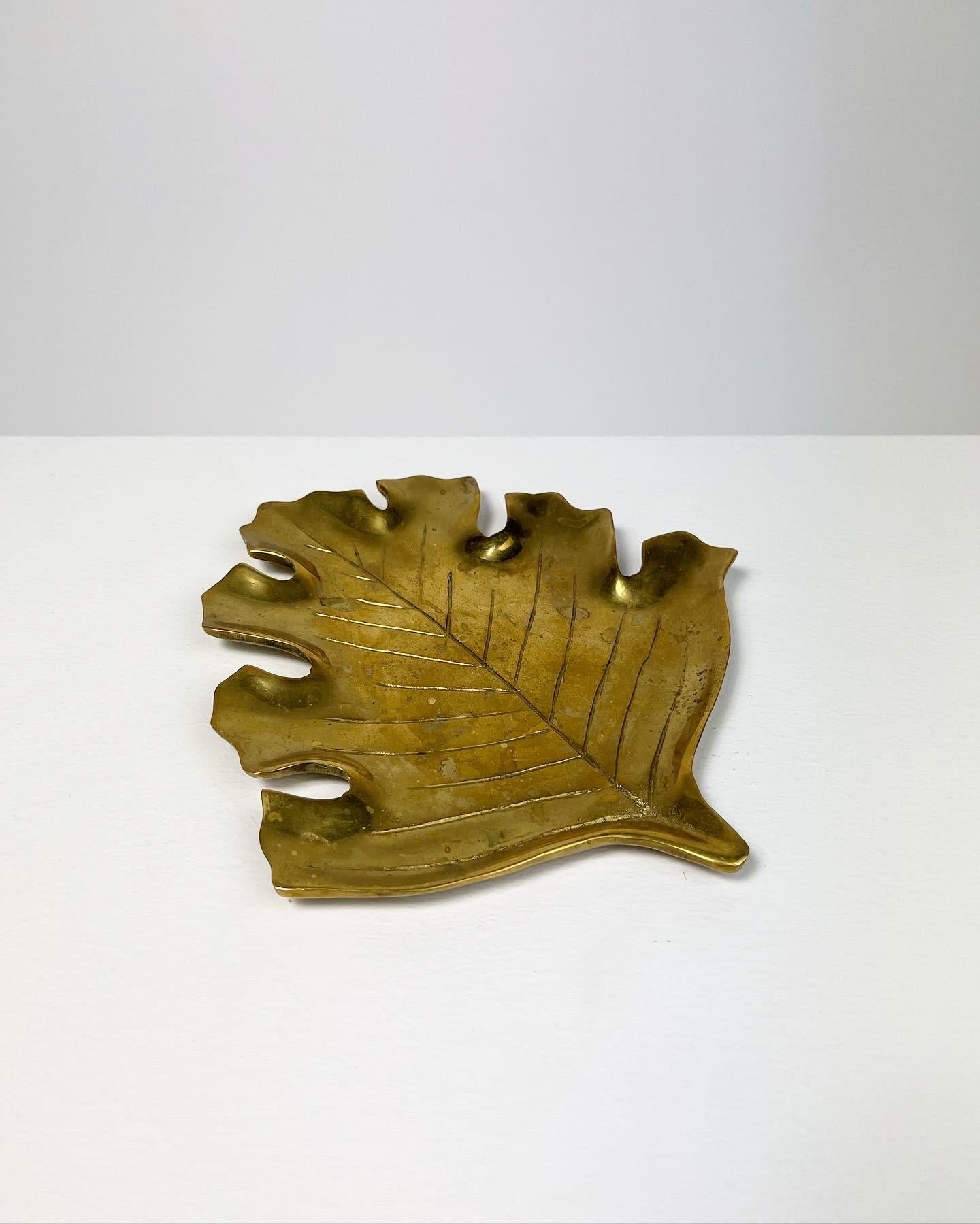 Svenskt Tenn Brass Leaf Dish Catchall Swedish Modern Brass Plate 1936 In Good Condition In Basel, BS