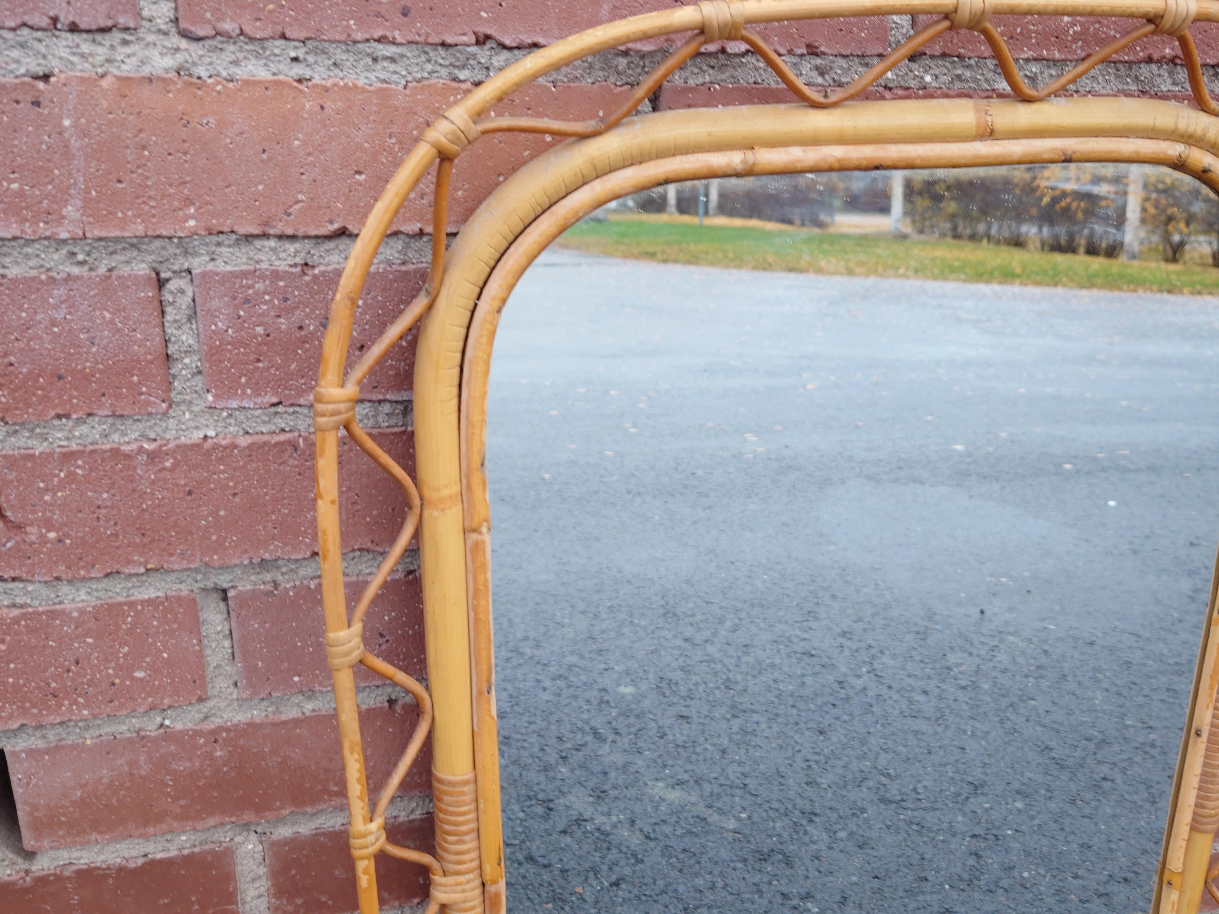 Svenskt Tenn Espejo de pared orgánico Josef Frank Ratán/mimbre , Bambú Años 50 mediados del siglo XX en venta