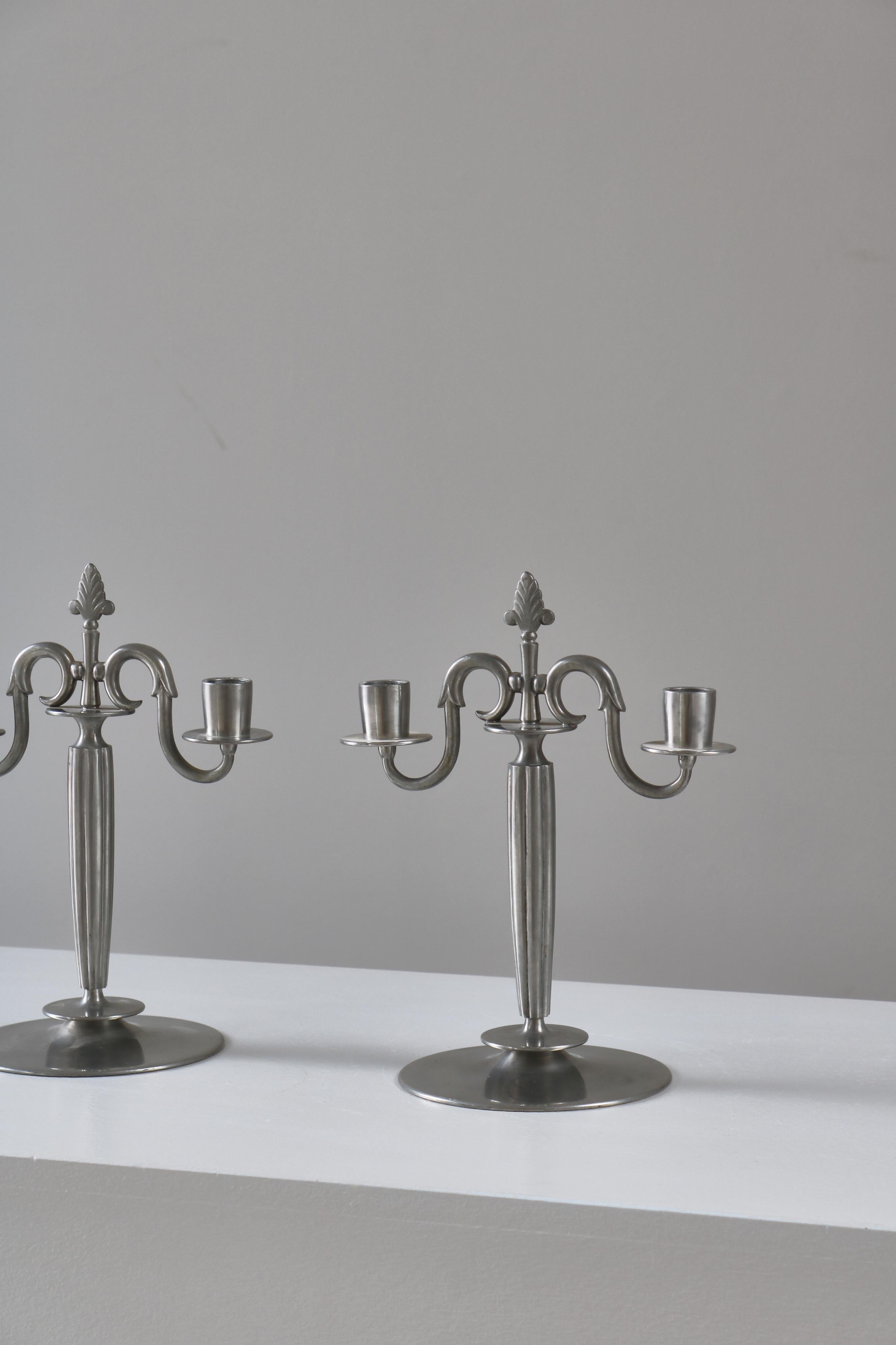 Paire de candélabres Svenskt Tenn par Edvin Ollers, Stockholm, 1929 Bon état - En vente à Odense, DK