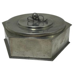 Svenskt Tenn Zinndose mit Deckel und Rollgriff, Schweden, 1936
