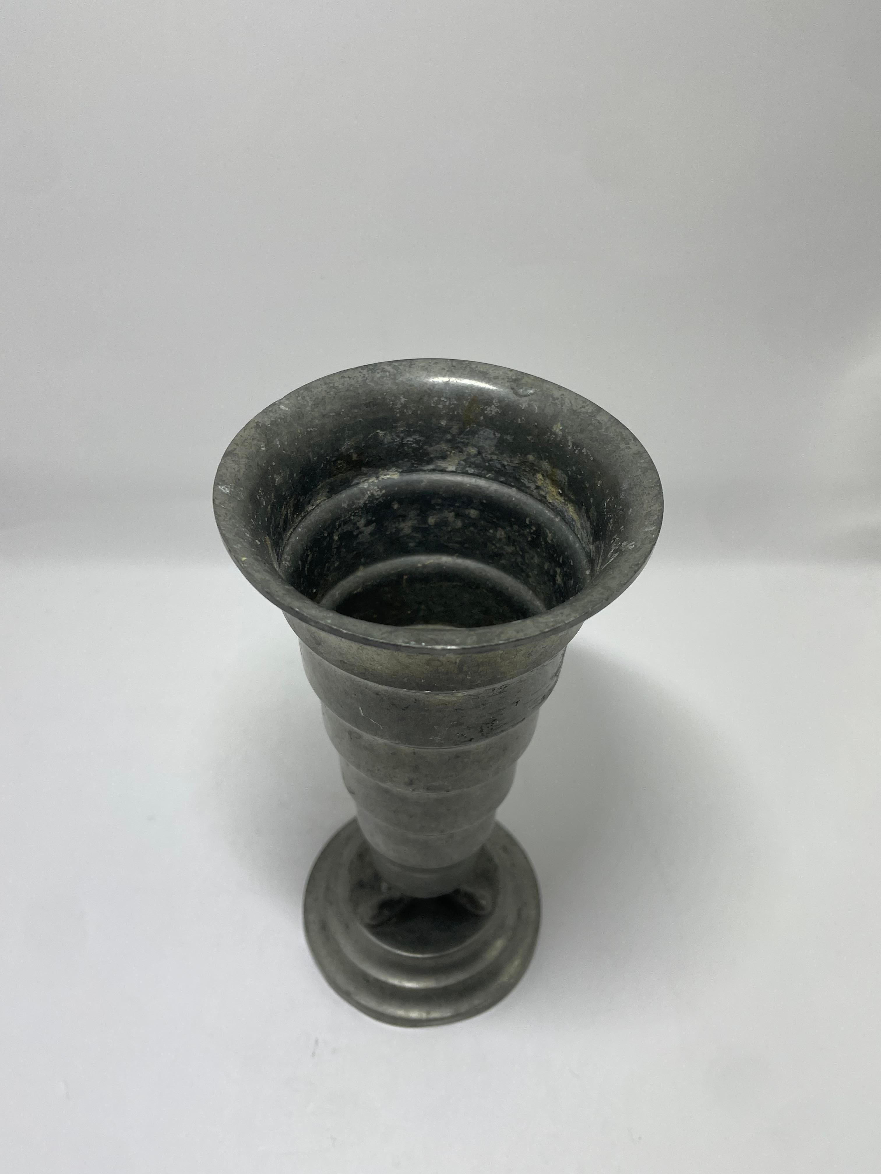 Art Déco Svenskt Tenn - Vaso in peltro del 1935 in vendita