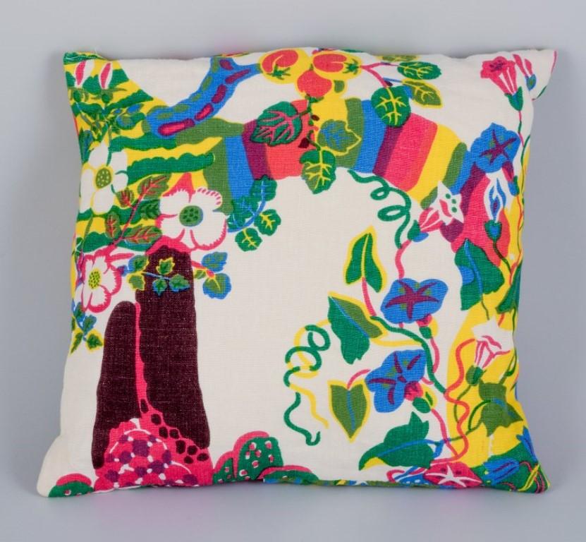 Svenskt Tenn. Two cushions. Textile design by Josef Frank. Mid-20th C. In Excellent Condition For Sale In Copenhagen, DK
