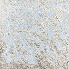 "Corsa all'oro" di Sveta Hessler - Pittura astratta dai colori bianco e oro con una forte texture