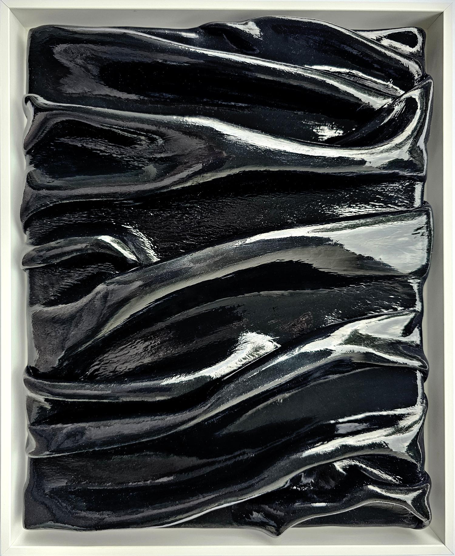 Black lacqured foldes
