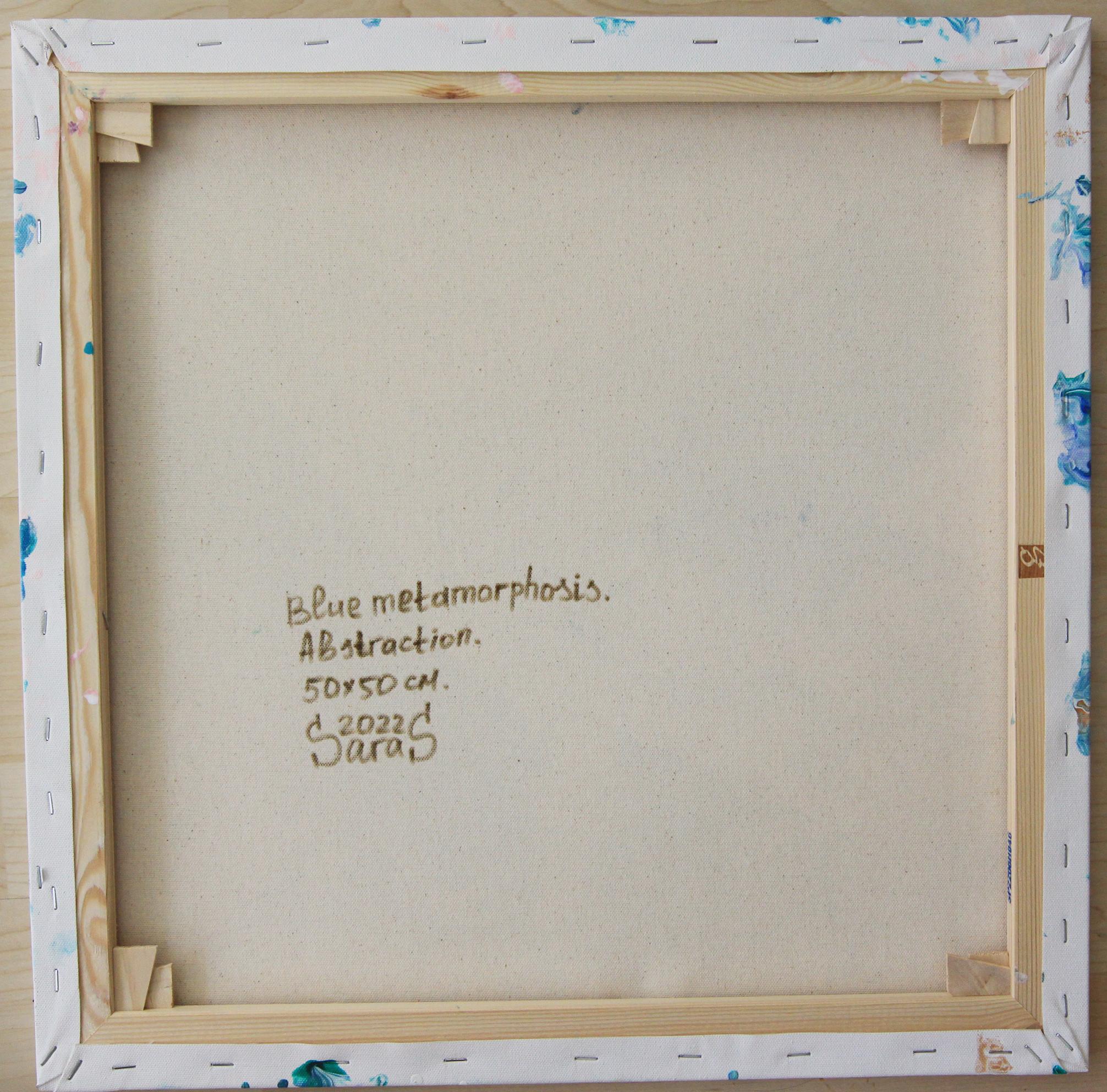 
Dieses Stück ist von einem Gefühl der Bewegung und kristallinen Tiefe erfüllt. Das flüssige Acryl bildet weiche, wellenförmige Schichten, die ineinander fließen und an Meeresströmungen erinnern. Blau-, Türkis- und Smaragdtöne lassen das Wasser im