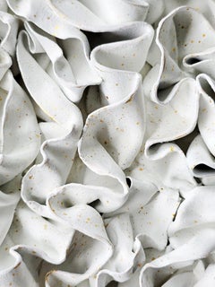 Volantes Blancos y Dorados
