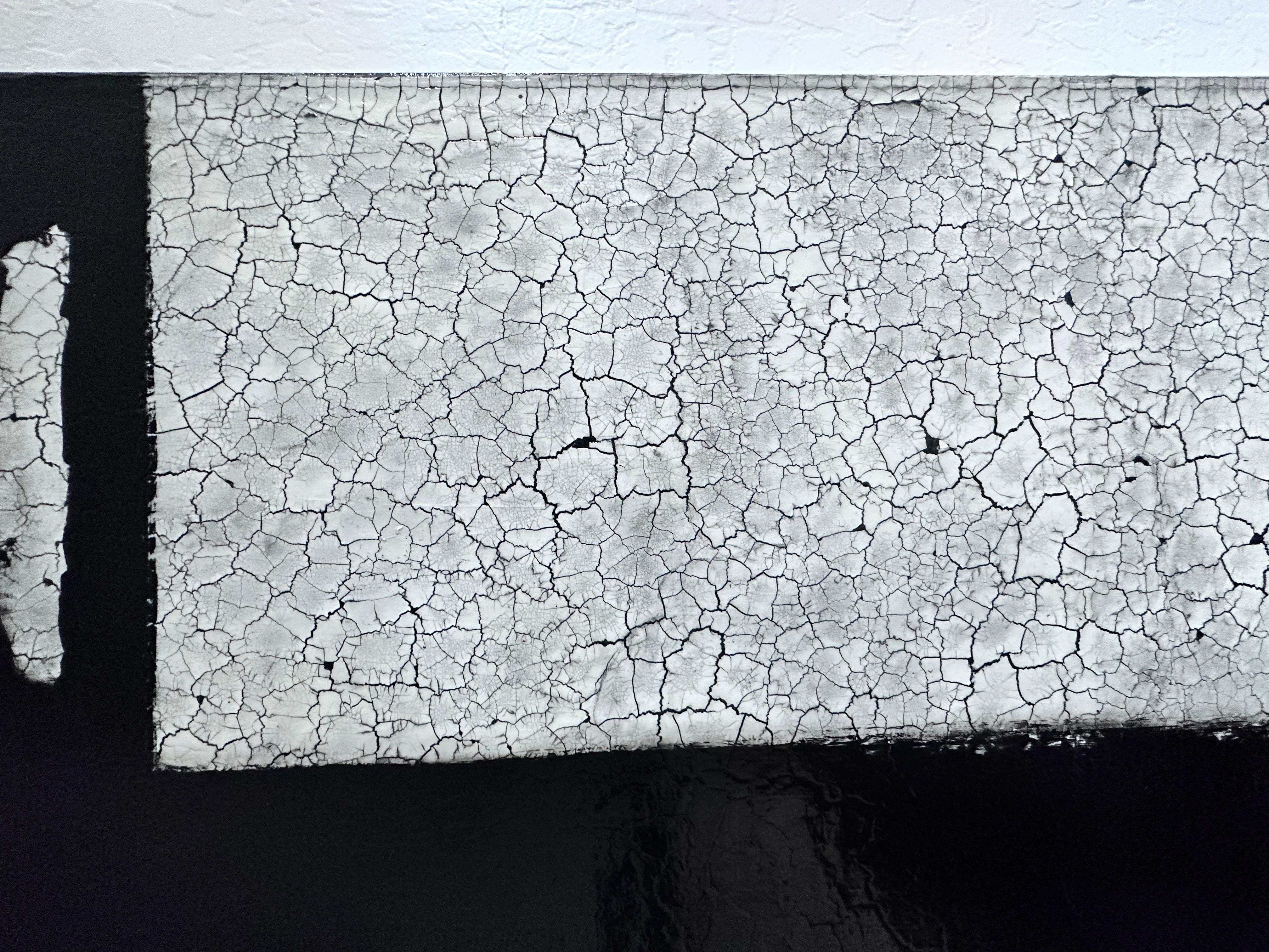 Pittura contemporanea minimalista astratta con texture su larga scala - Abstract Painting Grigio di Svetlana Shalygina