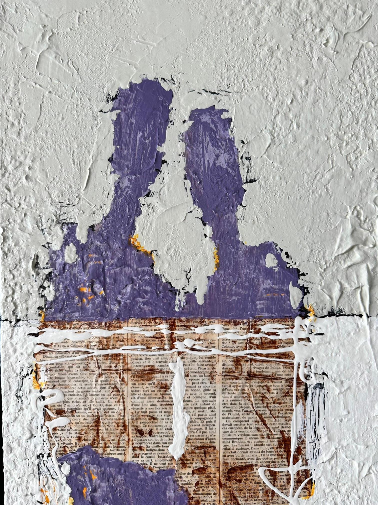 Une abstraction figurative unique d'un couple réalisée en utilisant du blanc vibrant, du violet et du tan pour créer une œuvre d'art moderne originale et audacieuse. Cette peinture contemporaine de Svetlana Shalygina comporte une gamme unique de