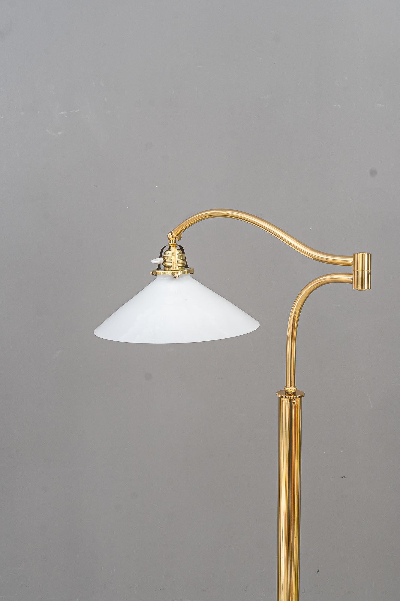 Sviweling and hight Adjustable Art Deco Floor lamp vienna around 1920s For Sale 3