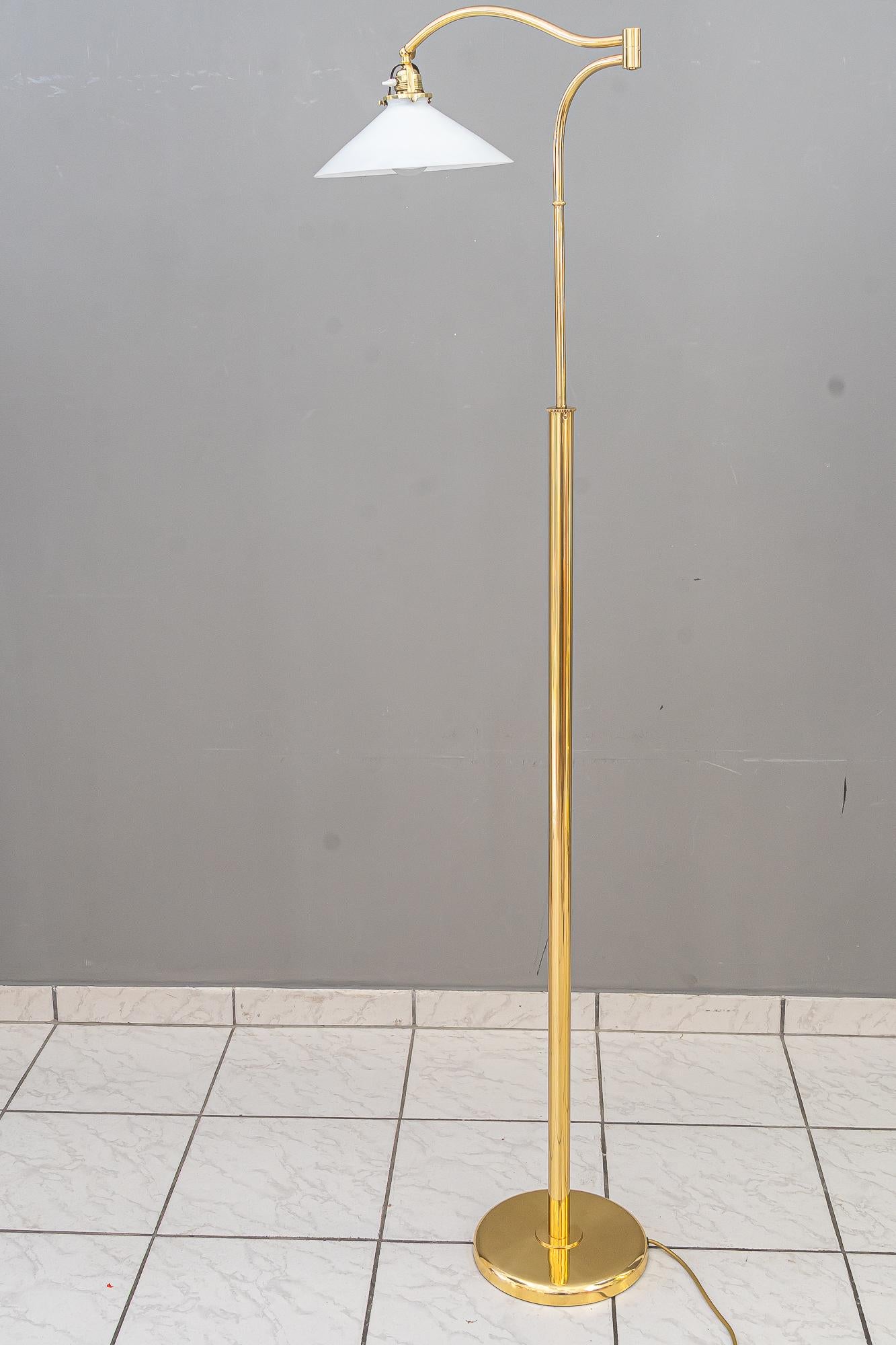 Sviweling and hight Adjustable Art Deco Floor lamp vienna around 1920s For Sale 5