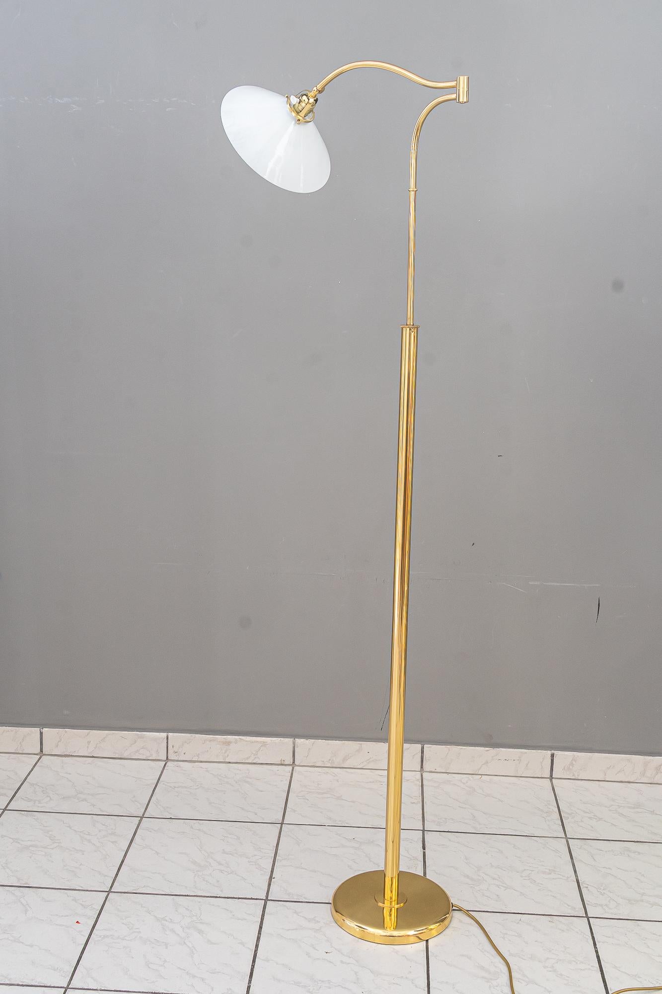 Sviweling and hight Adjustable Art Deco Floor lamp vienna around 1920s For Sale 8
