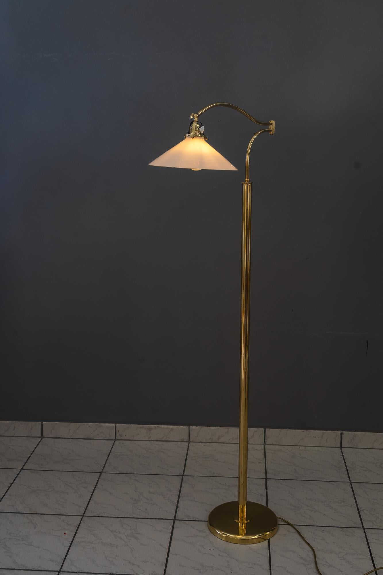 Sviweling and hight Adjustable Art Deco Floor lamp vienna around 1920s For Sale 12