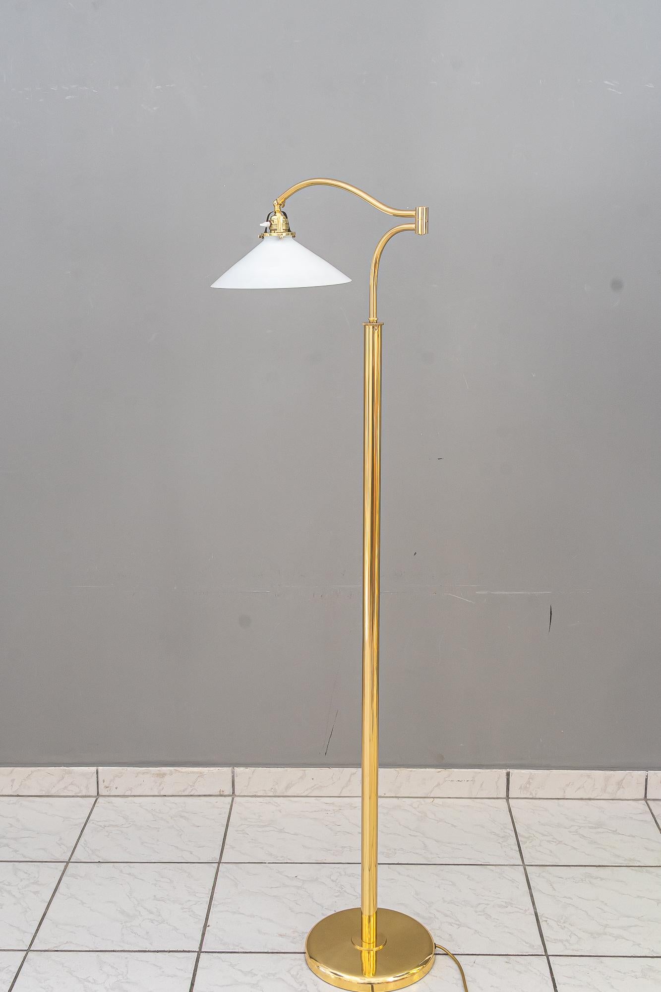 Sviweling and hight Adjustable Art Deco Floor lamp vienna around 1920s For Sale 2