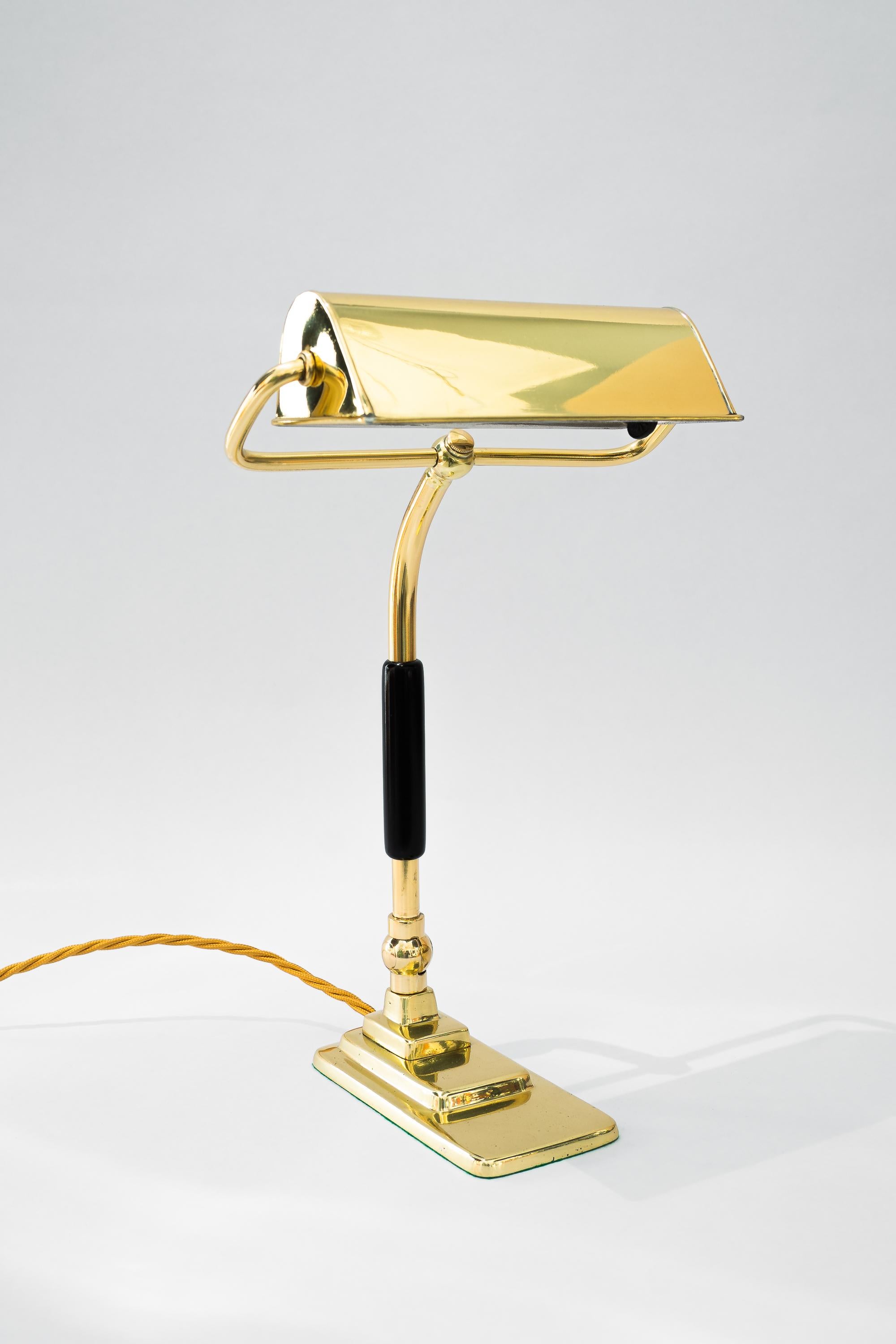 Sviweling Art Deco Tischlampe wien um 1920s (Art déco) im Angebot