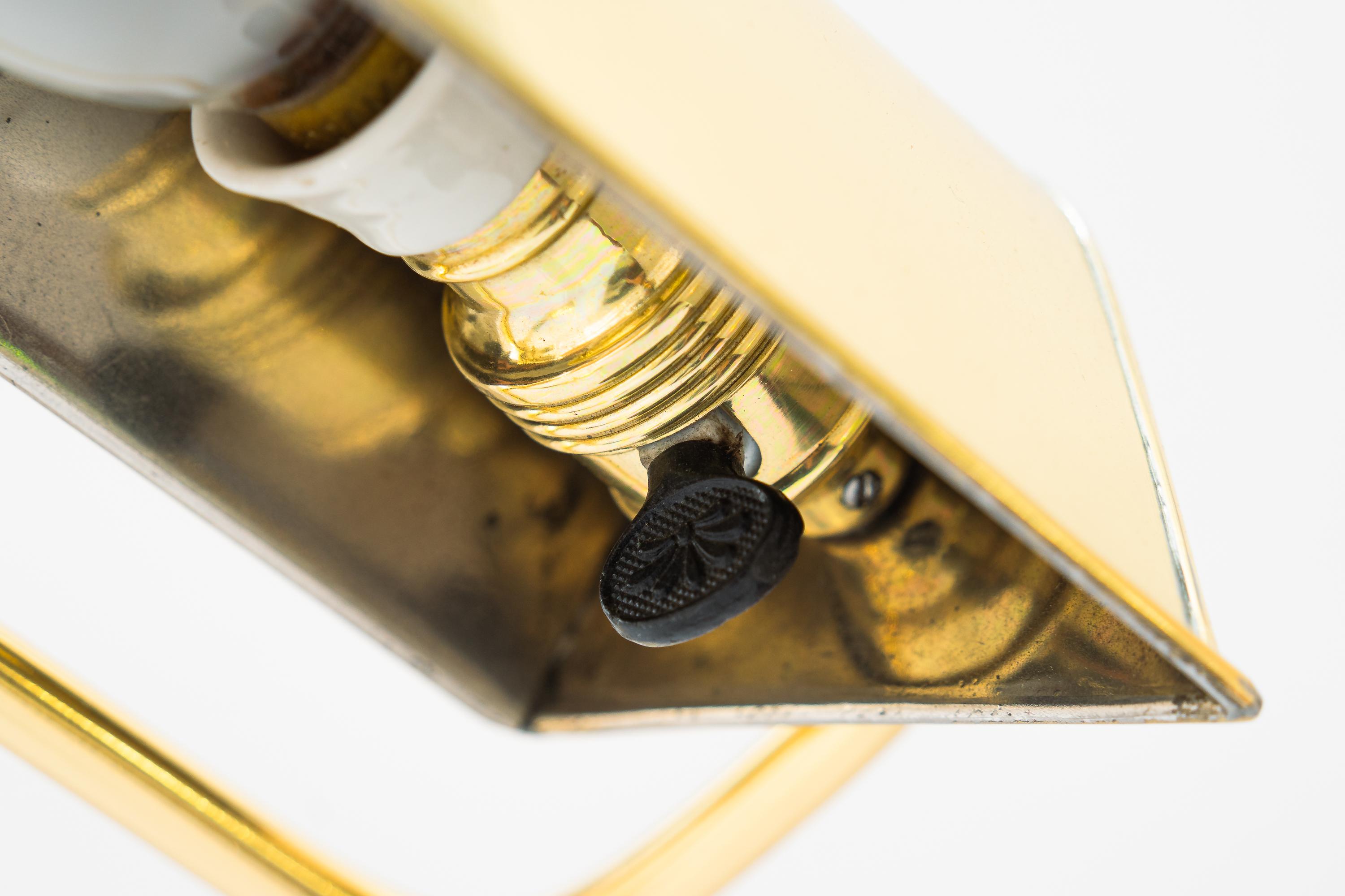 Sviweling Art Deco Tischlampe wien um 1920s (Frühes 20. Jahrhundert) im Angebot