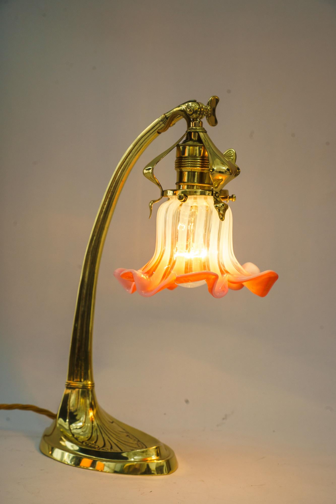 Sviweling art deco table lamp with original opaline glass shade vienna 1920s For Sale 3