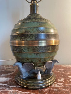 Lampada da tavolo Art Deco in bronzo patinato con aquile, Svezia, anni '30 circa