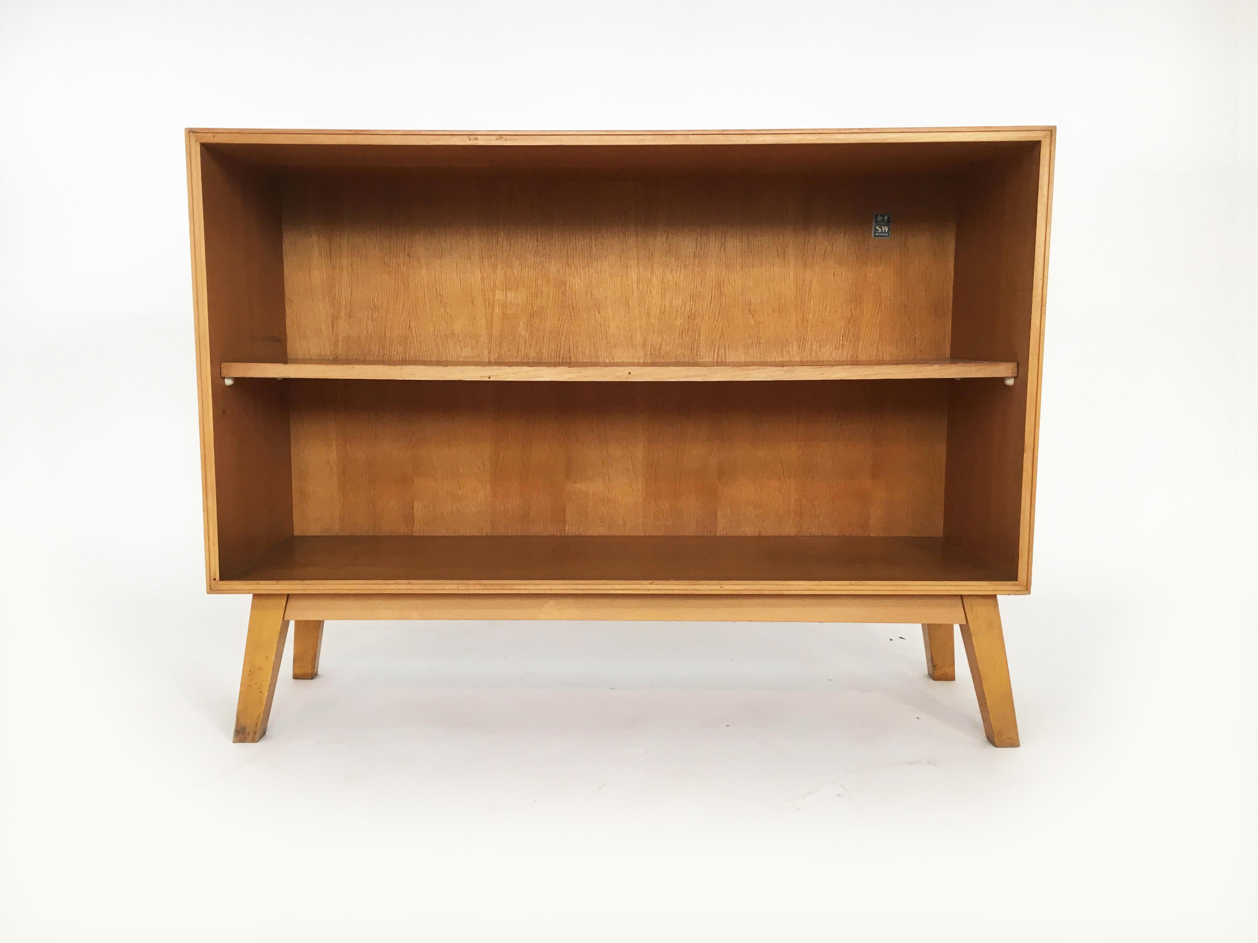 SW Möbel Bookcase, Vienna, 1950s For Sale 5