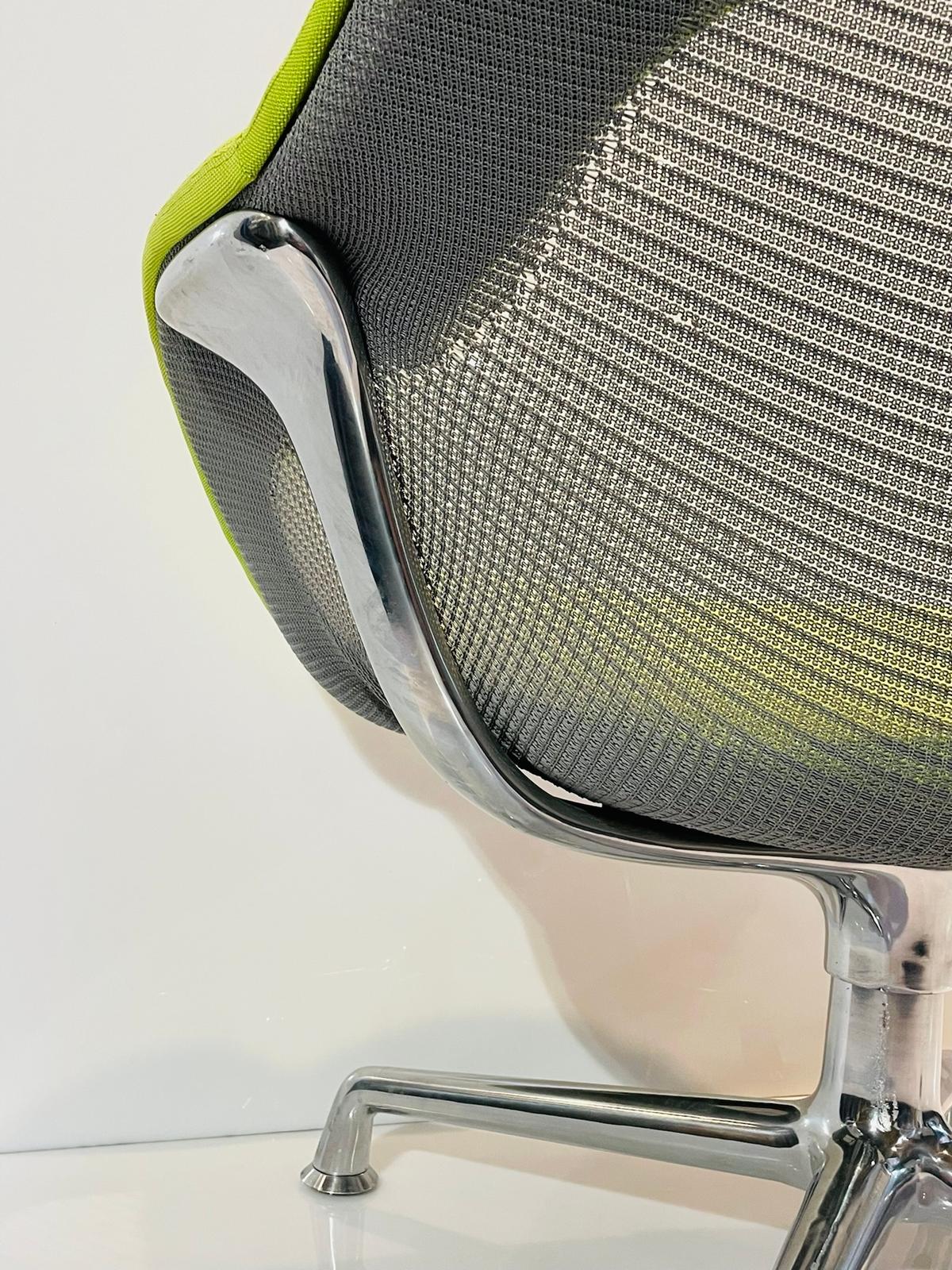 SW_1 Swivel Arm Chair by Coalesse/Steelcase 1