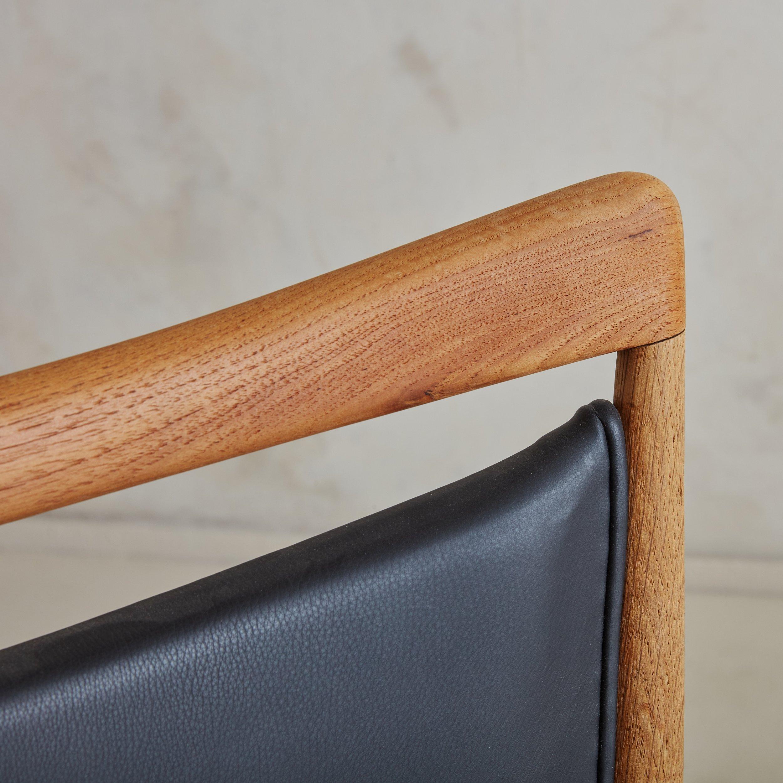 'SW86' Black Vinyl + Oak Dining Chair by Finn Juhl - 3 Available For Sale 5