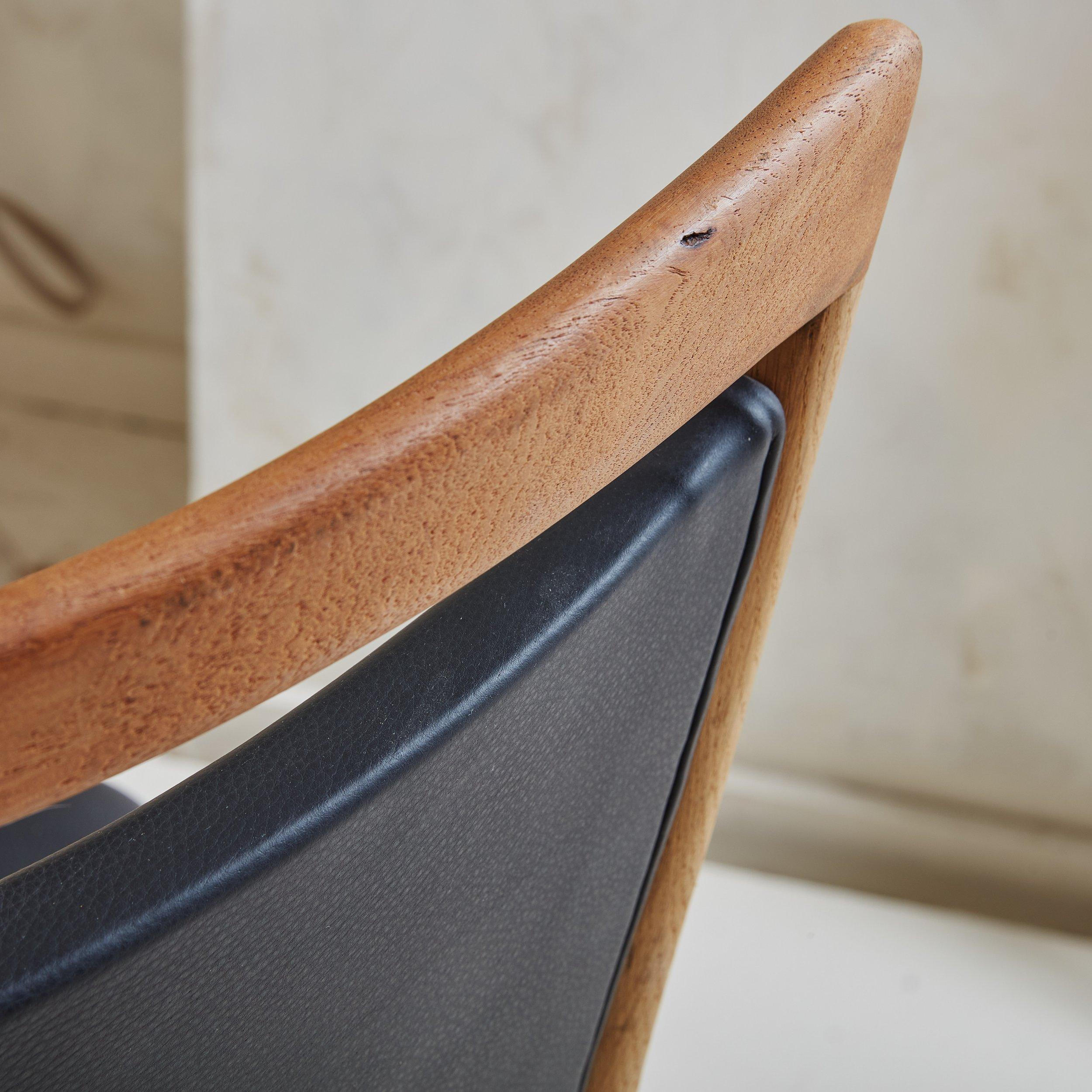 'SW86' Black Vinyl + Oak Dining Chair by Finn Juhl - 3 Available For Sale 6