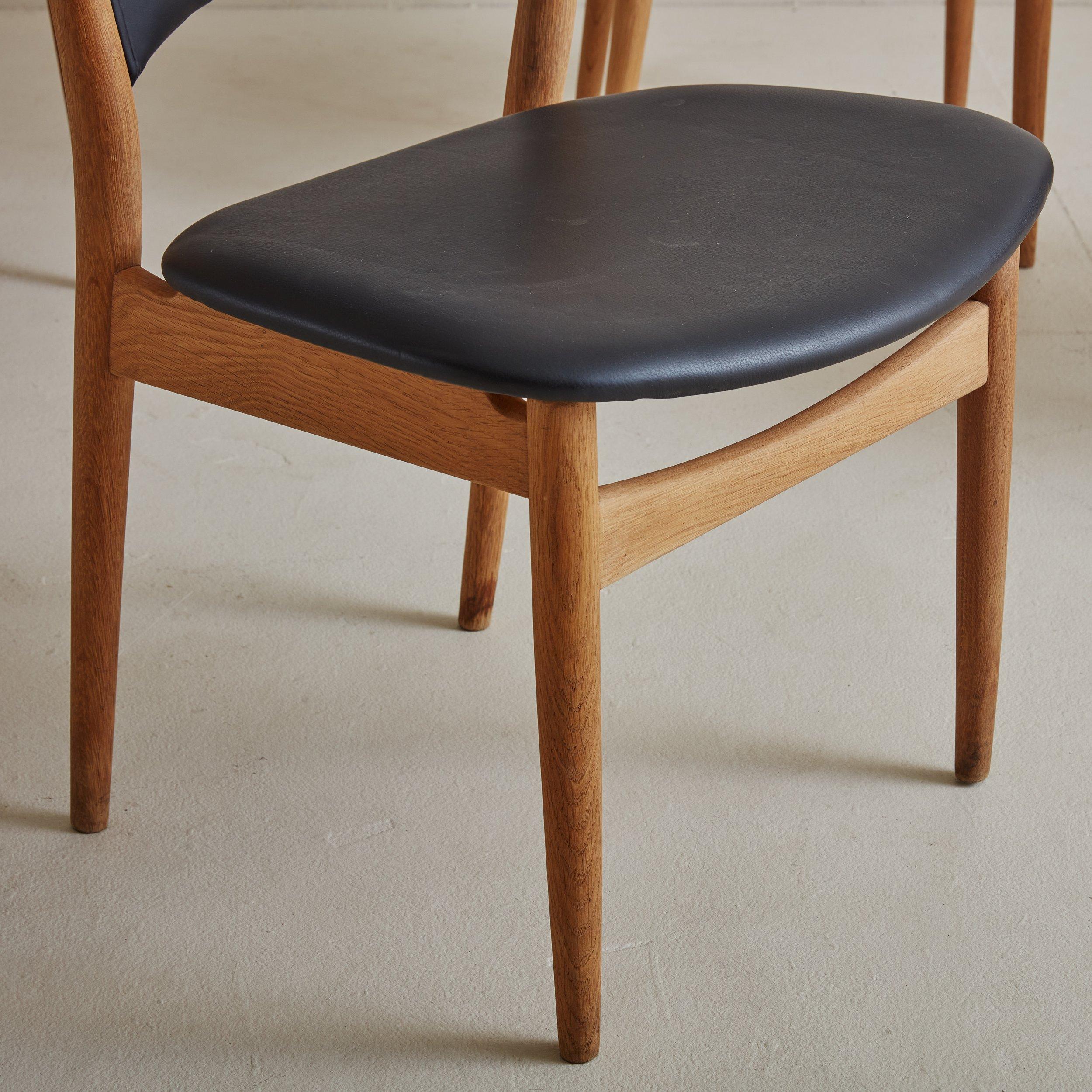 'SW86' Black Vinyl + Oak Dining Chair by Finn Juhl - 3 Available For Sale 8